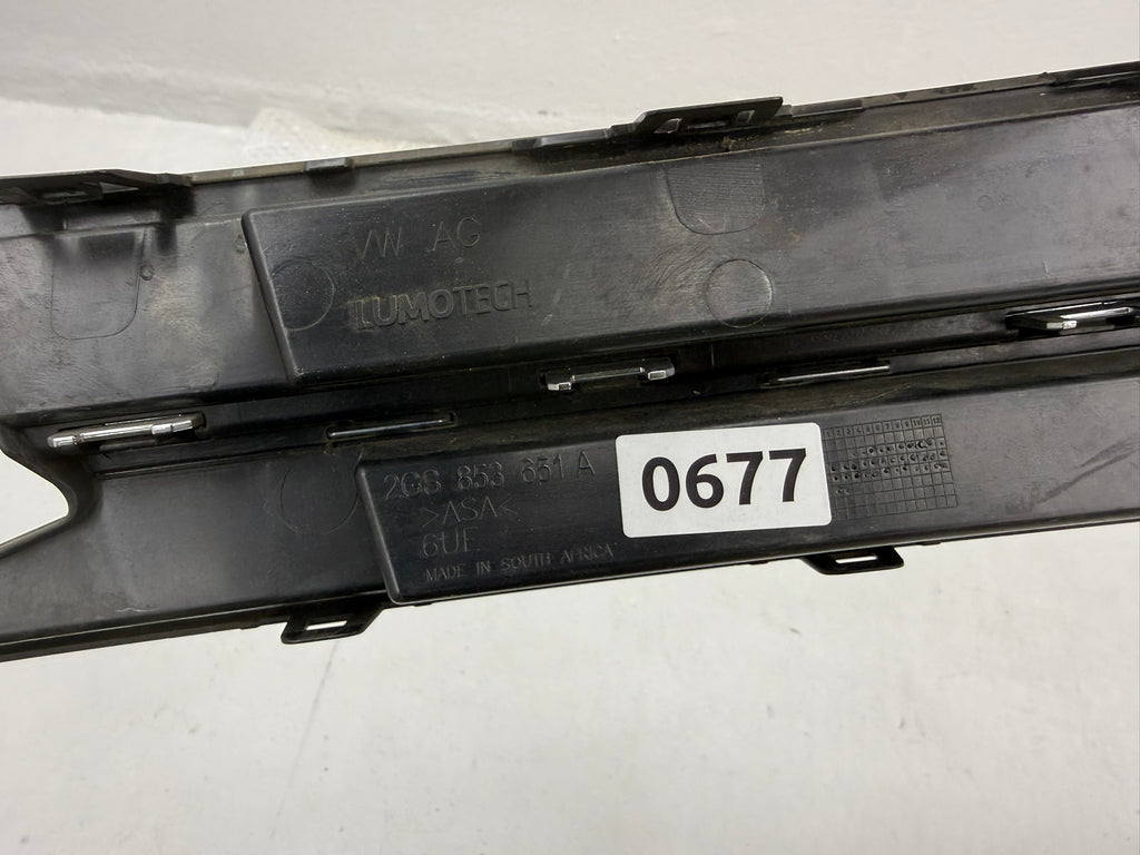 2GS 853 651 A, 677, Volkswagen Polo VI Kühlergrill