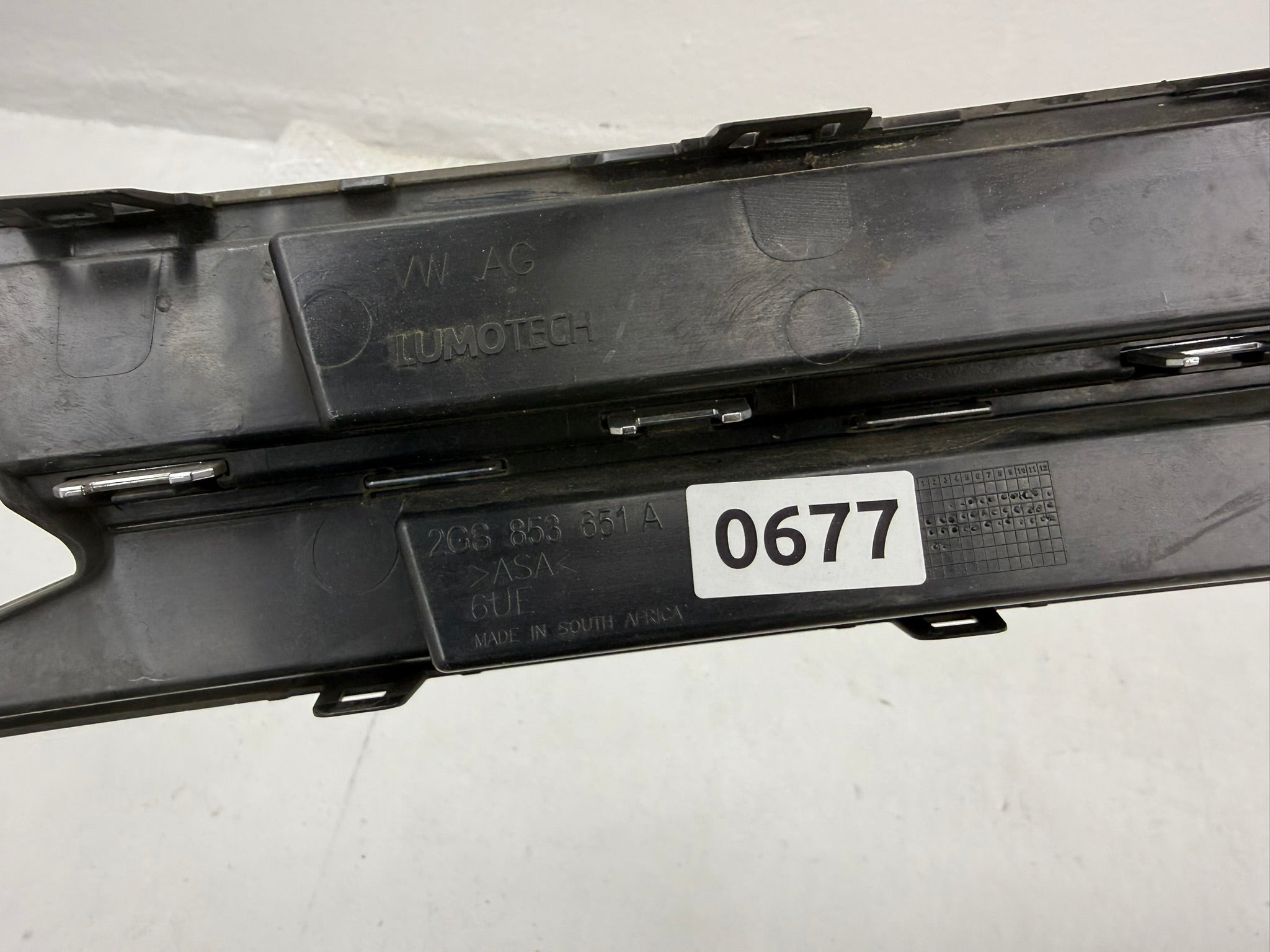 2GS 853 651 A, 677, Volkswagen Polo VI Kühlergrill