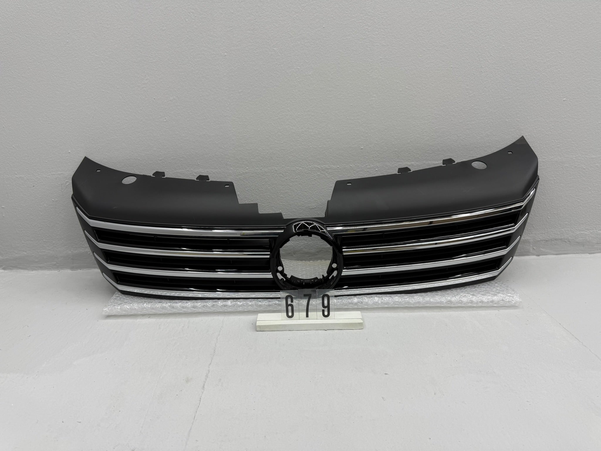 3AA 853 653, 679, Volkswagen PASSAT B7 Kühlergrill