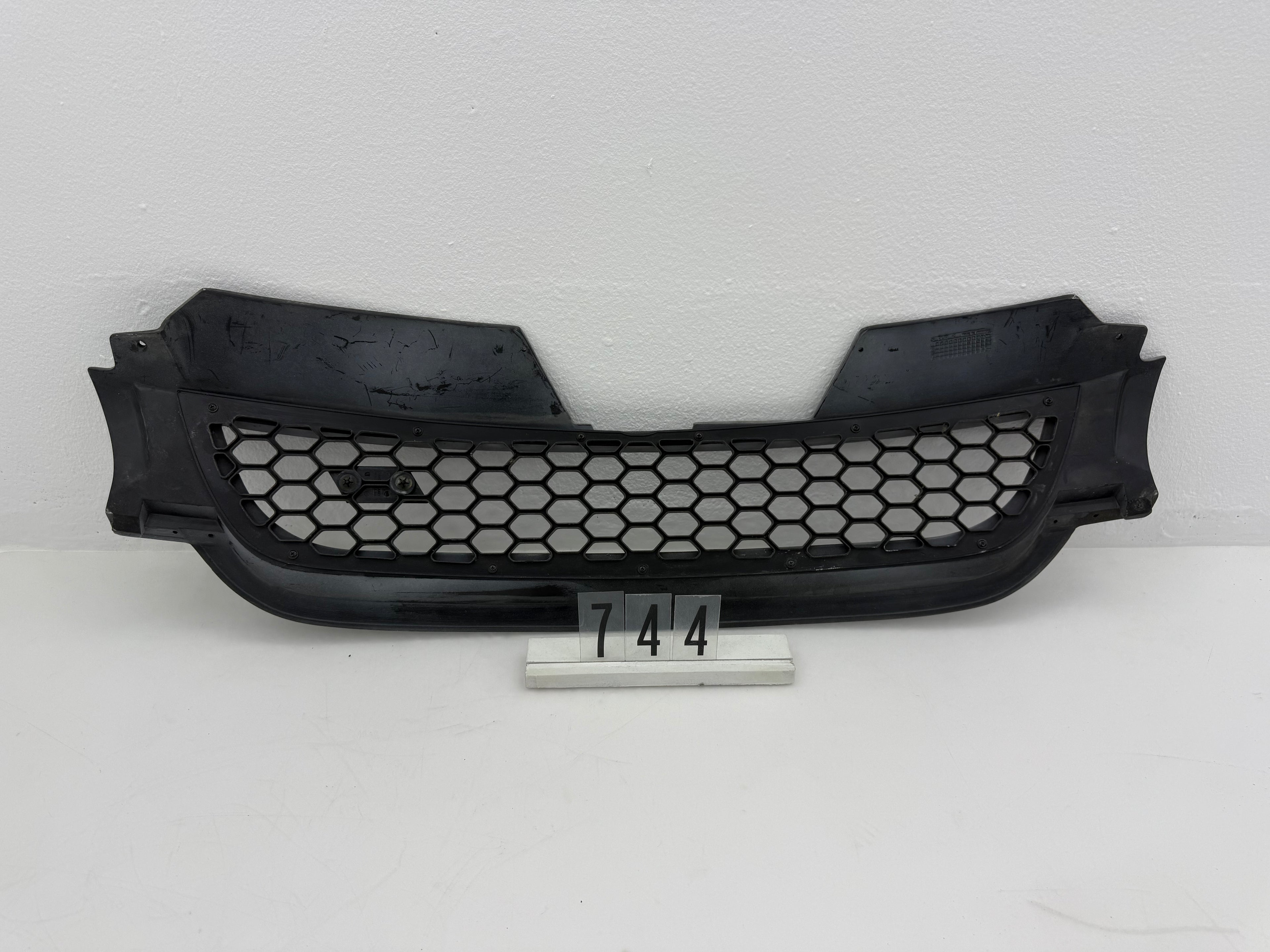 441661, 744, Kamei Kühlergrill (ohne VW-Emblem) für VW Golf V