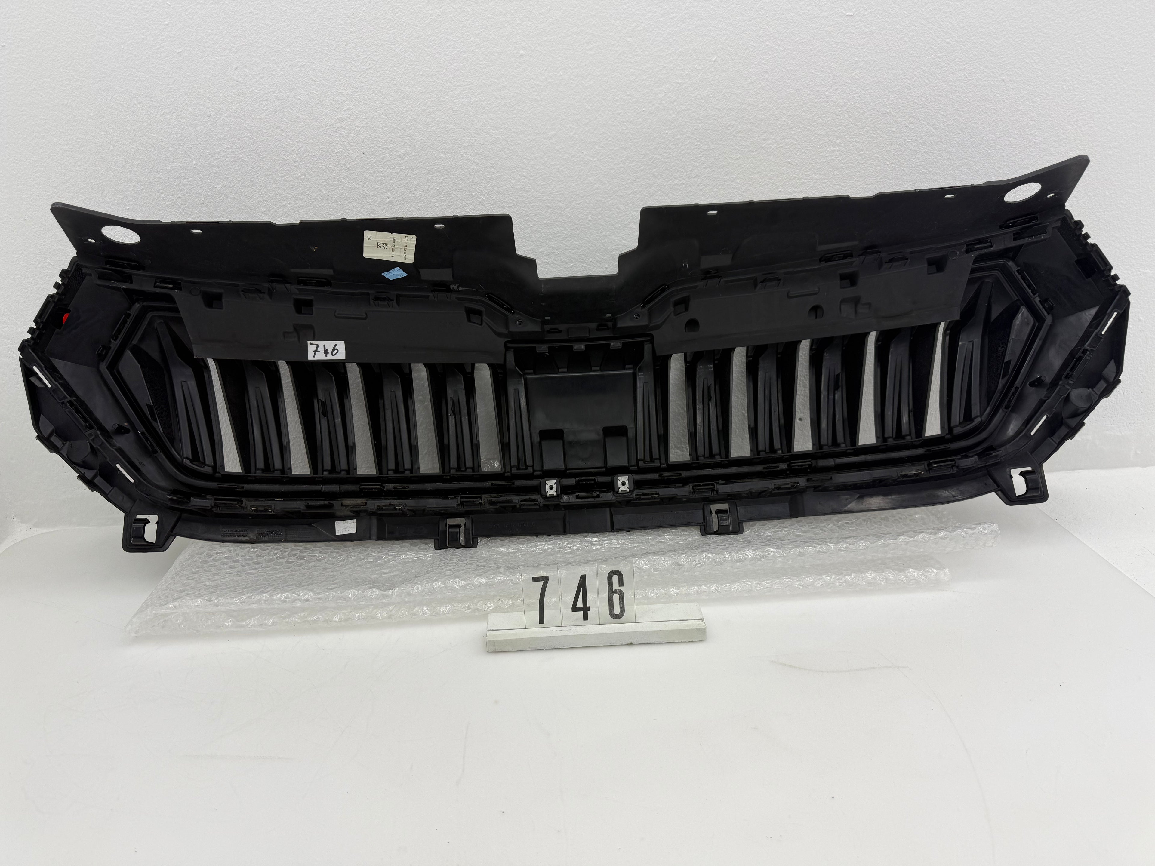 57A 853 343 A, 746, Kühlergrill Skoda Karoq Kühlergrill