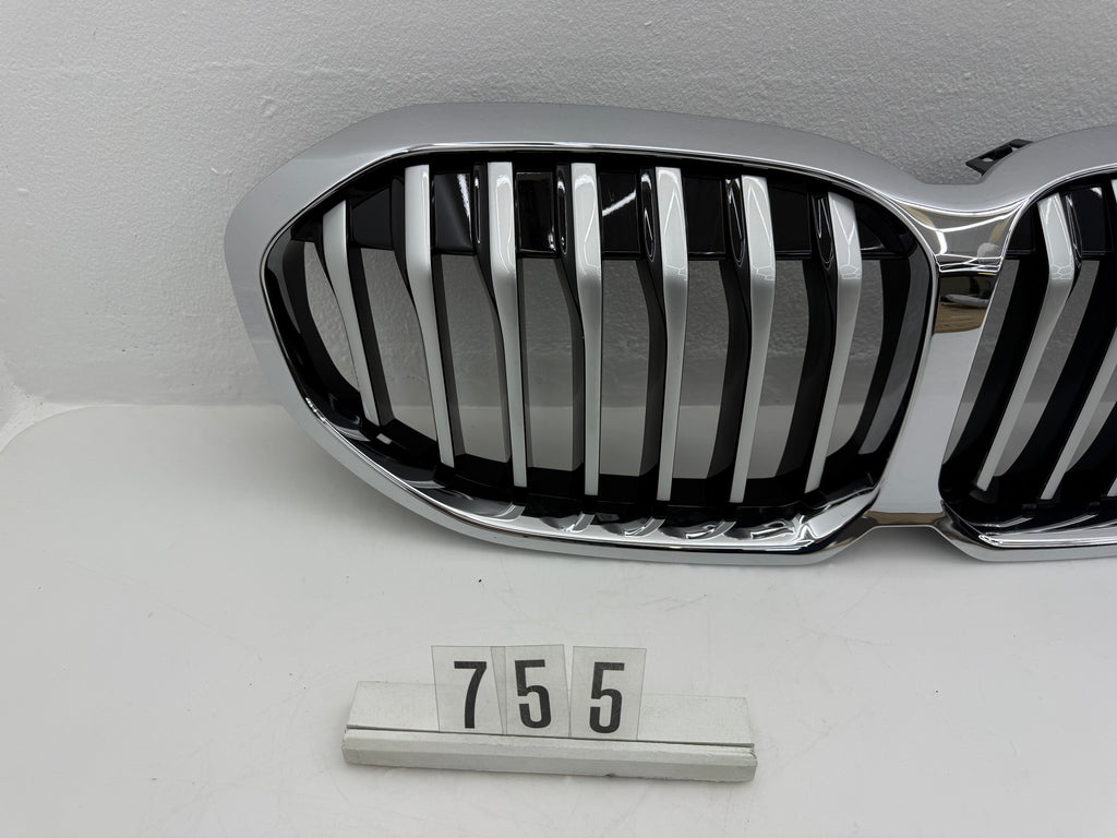 137258-10, 755  BMW 3er Kühlergrill