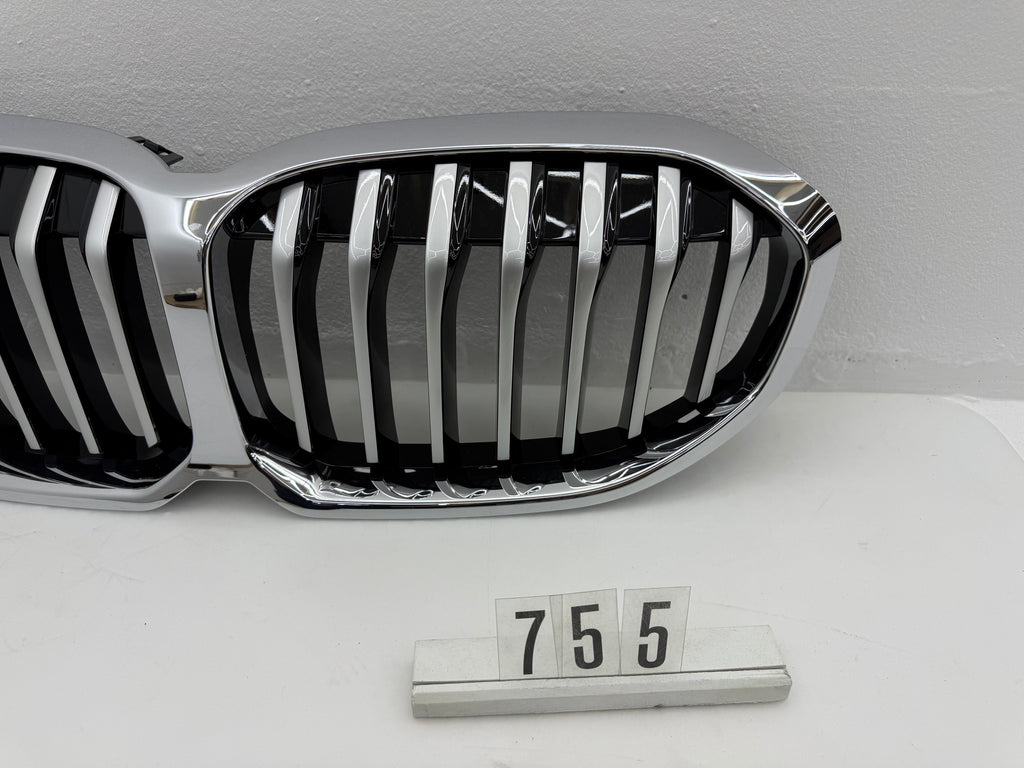 137258-10, 755  BMW 3er Kühlergrill