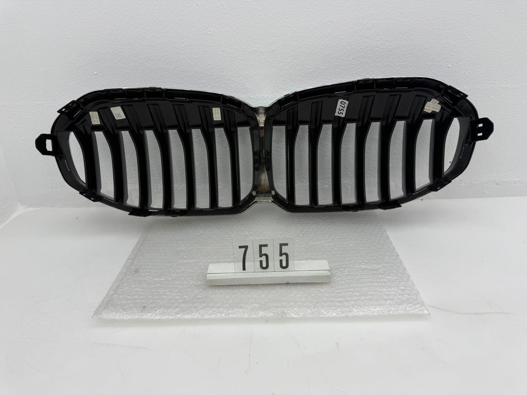 137258-10, 755  BMW 3er Kühlergrill