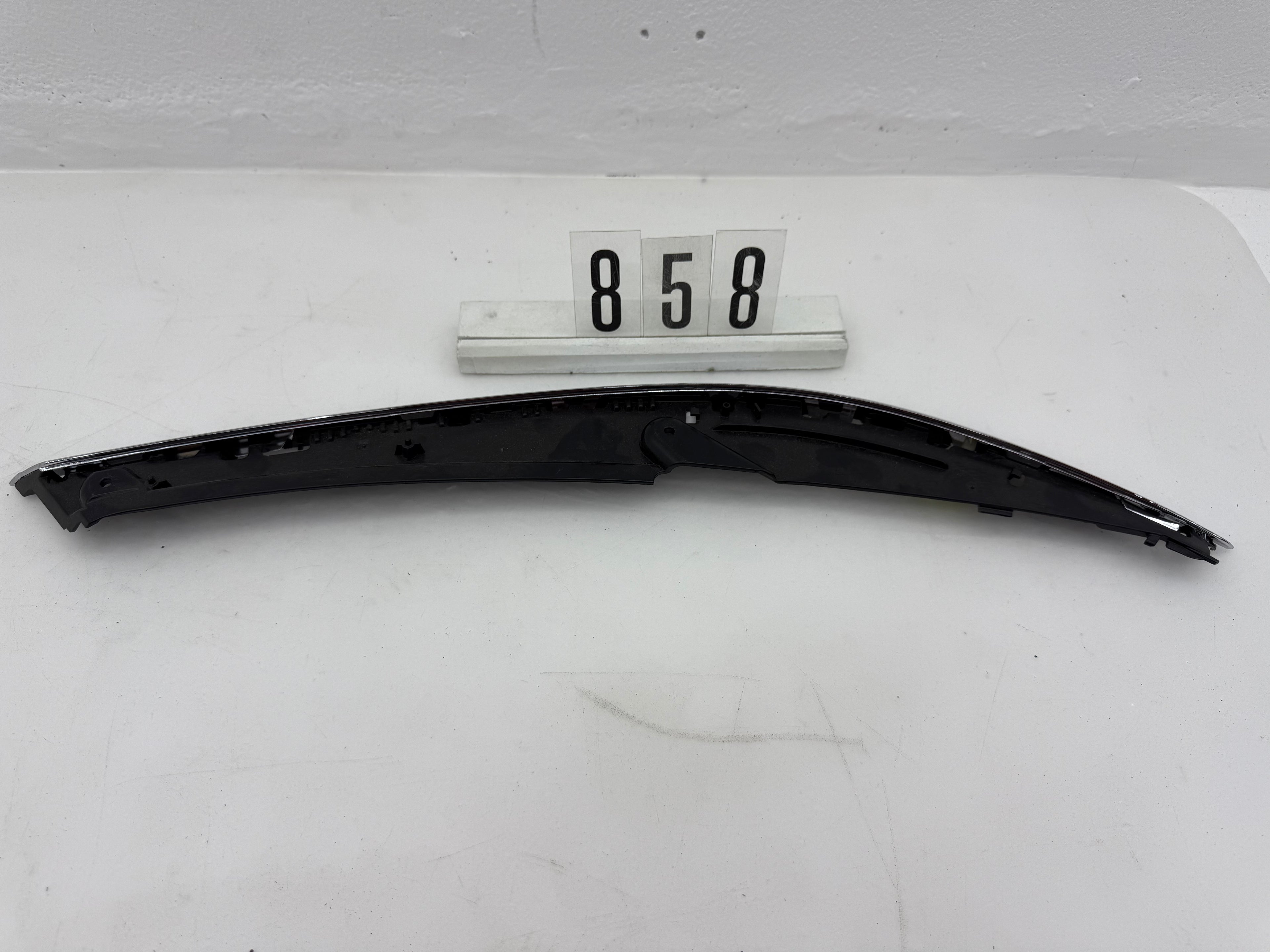 3G0941120B, 858, Volkswagen Passat Abdeckblende Rechts