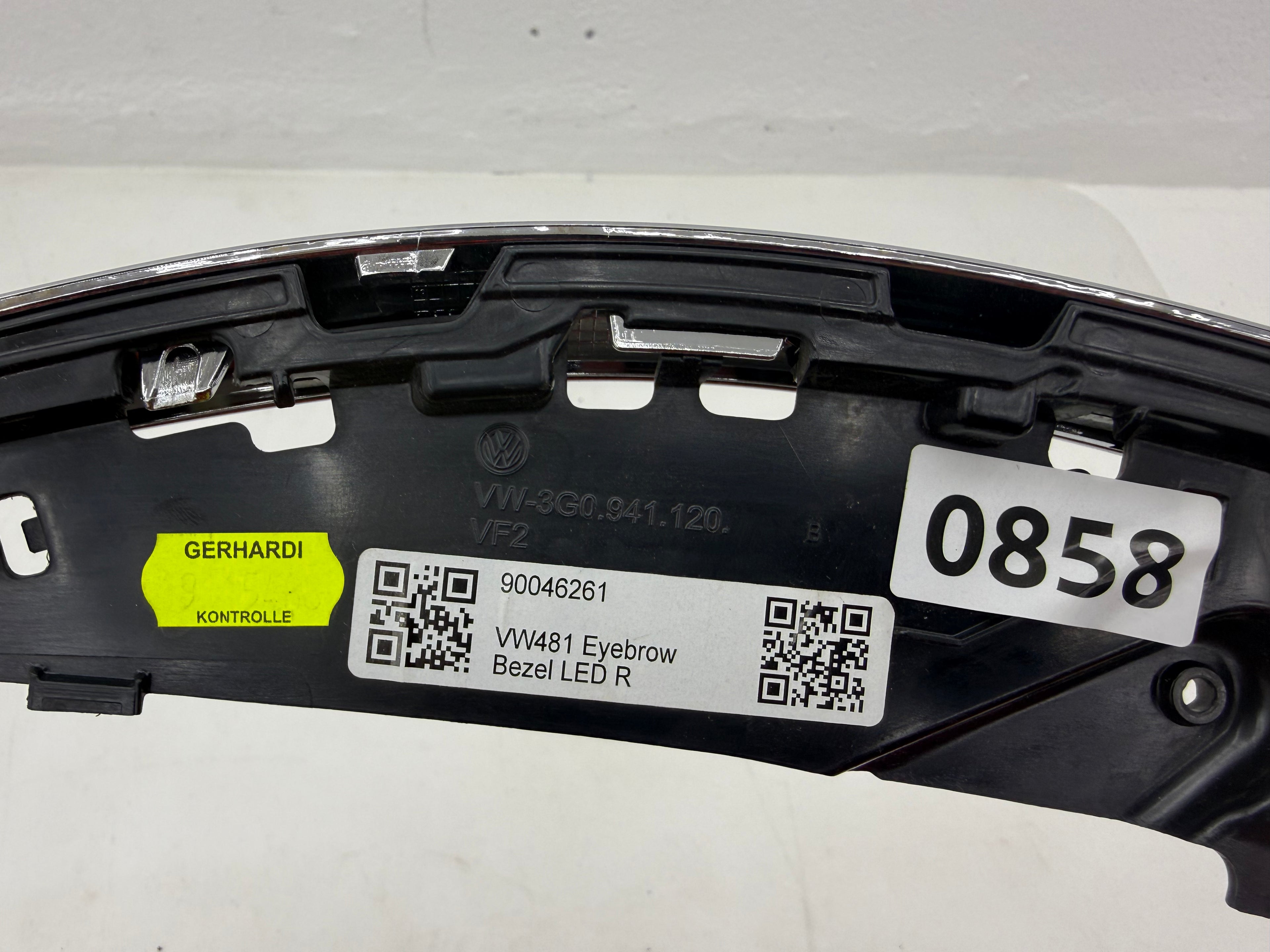 3G0941120B, 858, Volkswagen Passat Abdeckblende Rechts