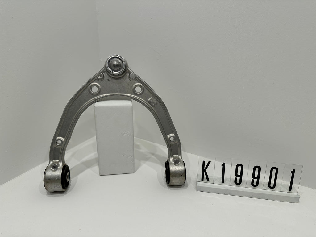 7L8 407 021; K19 9 01-08; 1-8  AUDI PORSCHE Q7 VW beidseitig, oben  Aluminium; Konusmaß: 17mm Querlenker