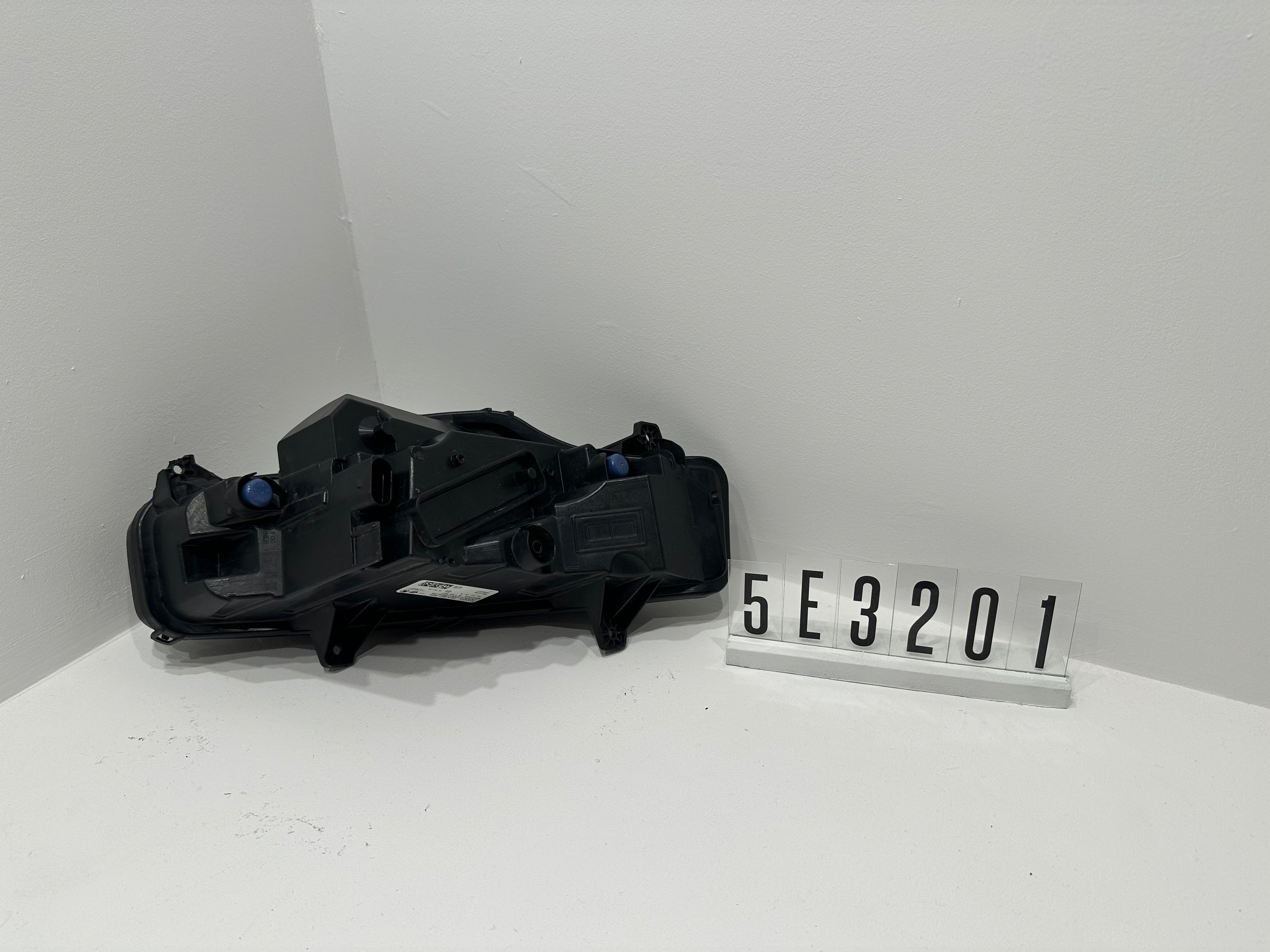 7P6941699C Volkswagen Touareg 7PA/PH Nebelscheinwerfer links