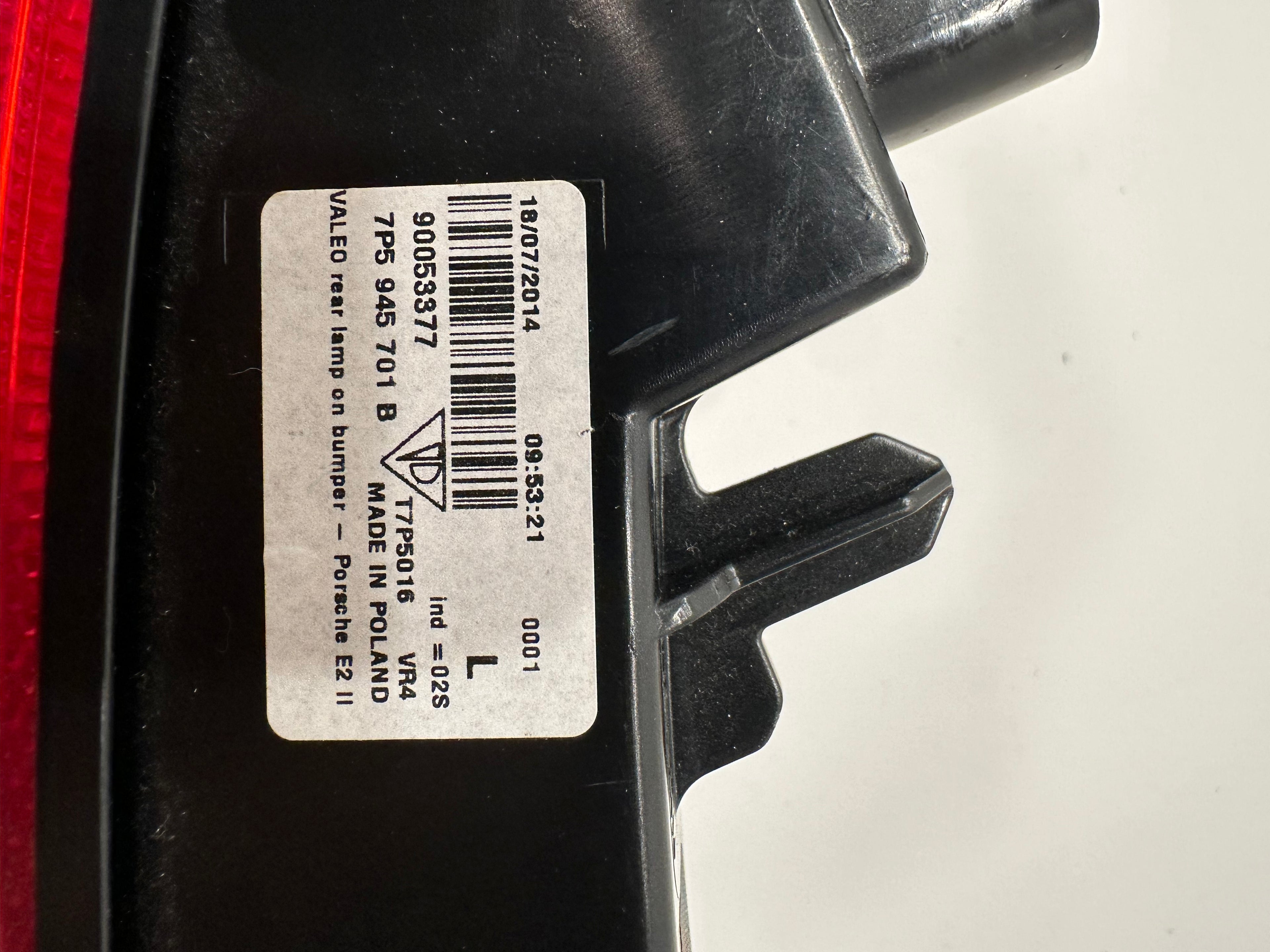 7P5 945 701 B;  PORSCHE CAYENNE 92A NEBELSCHEINWERFER  HINTEN LINKS