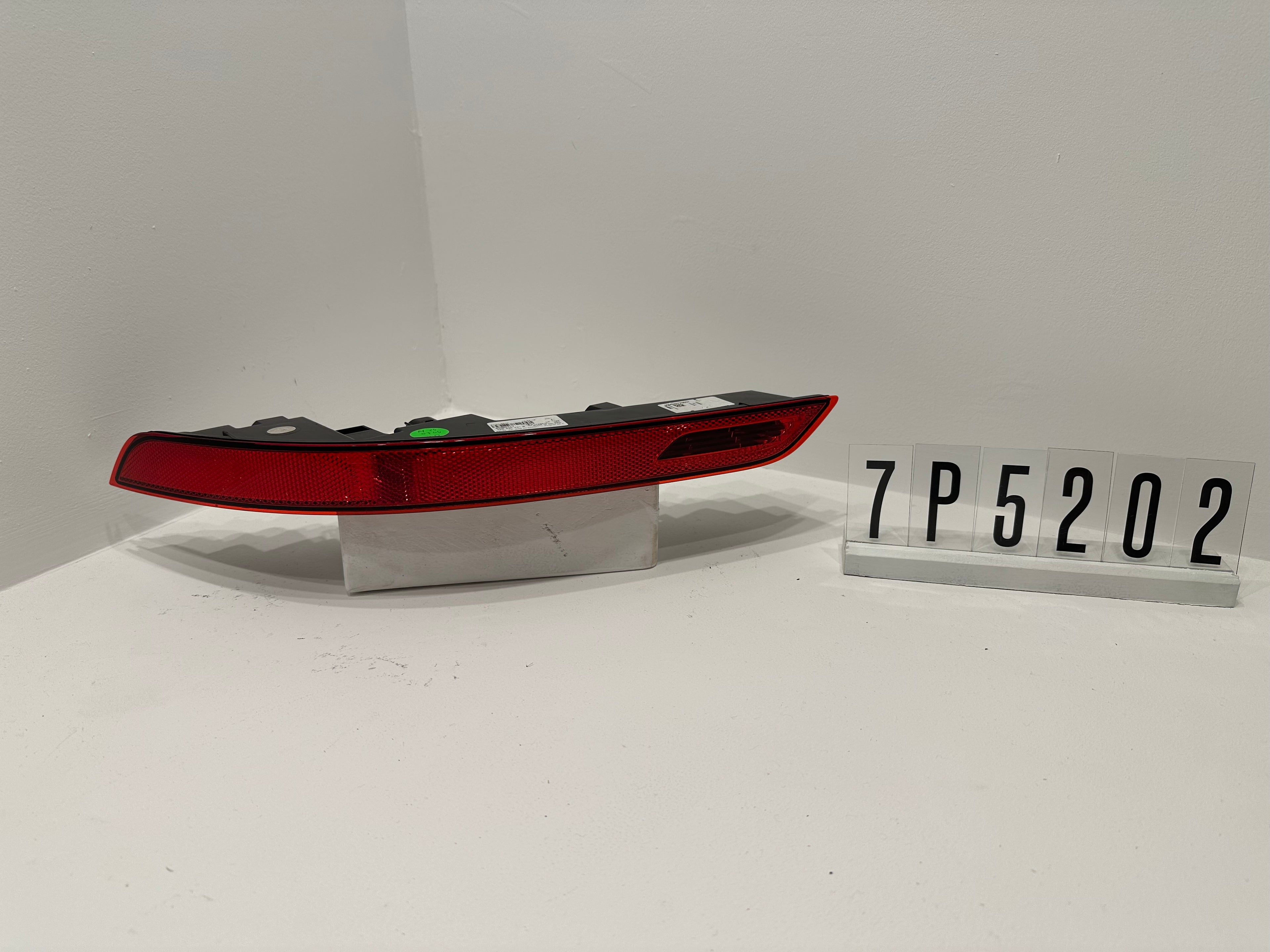 7P5 945 701 B;  PORSCHE CAYENNE 92A NEBELSCHEINWERFER  HINTEN LINKS