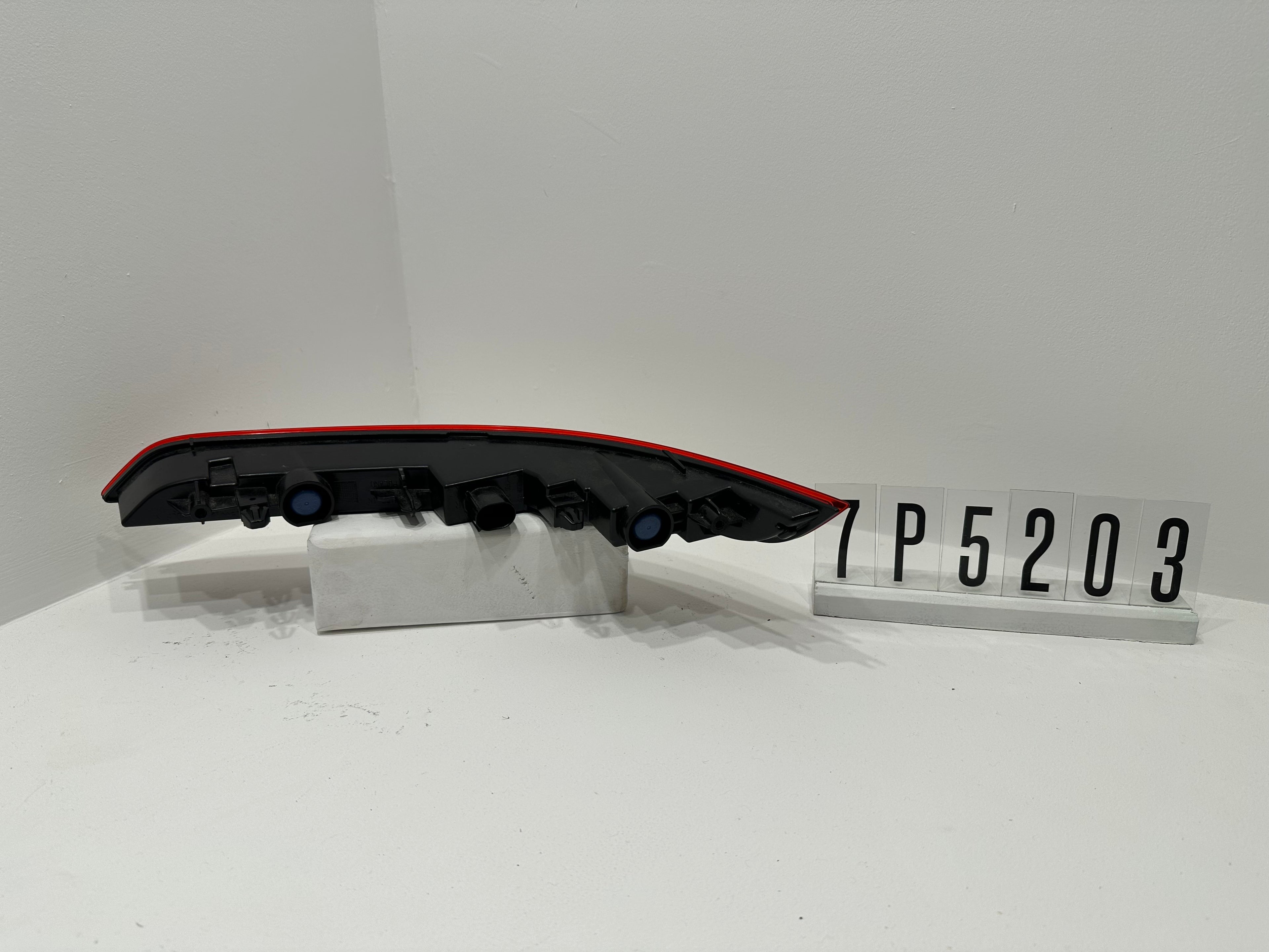 7P5 945 702 B;  PORSCHE CAYENNE 92A NEBELSCHEINWERFER  HINTEN Rechts
