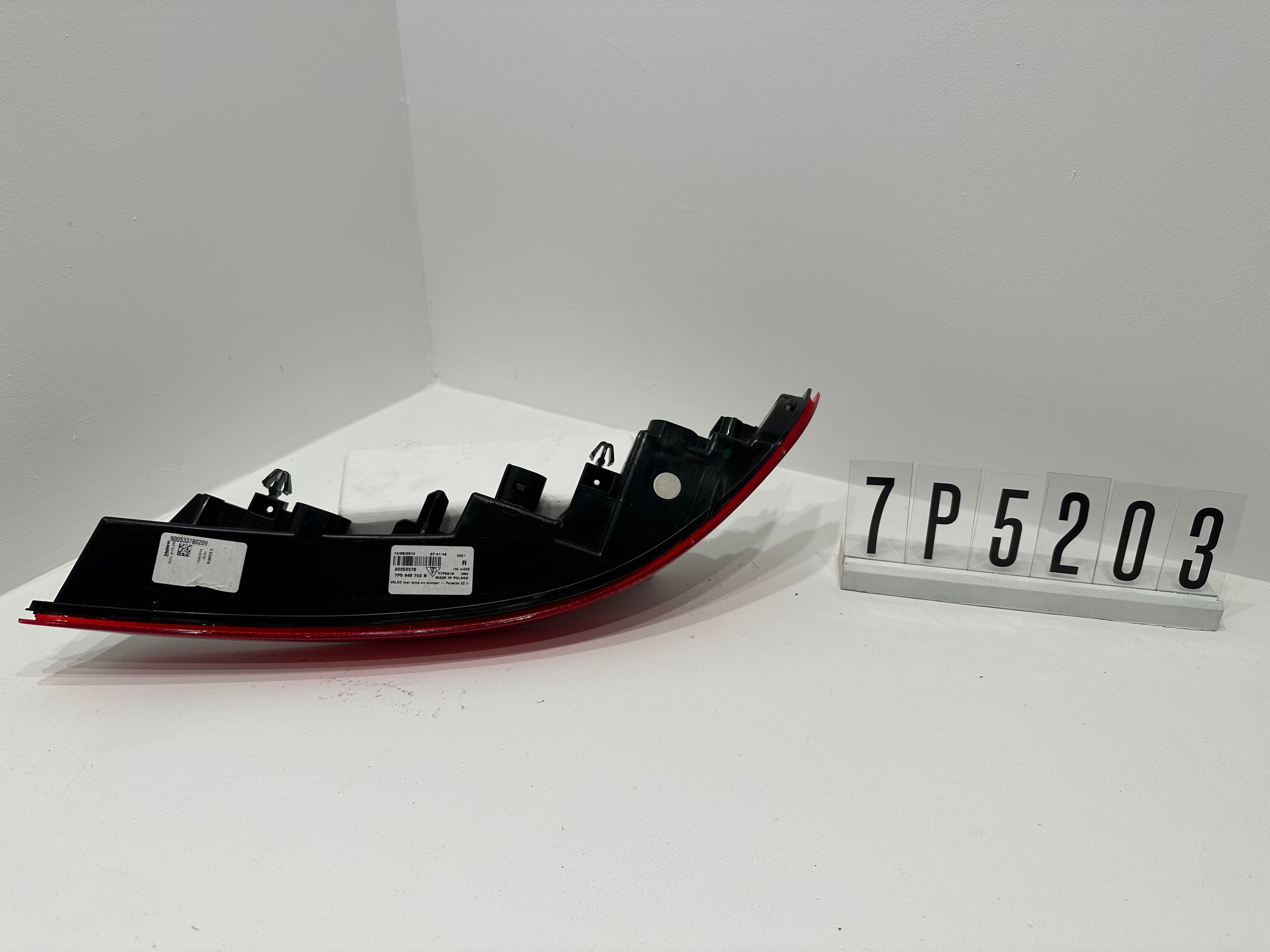 7P5 945 702 B;  PORSCHE CAYENNE 92A NEBELSCHEINWERFER  HINTEN Rechts