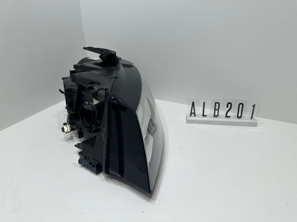 8K0 941 029 AJ; ALB 2 01; 25 Audi A4 8K Scheinwerfer links Bi-Xenon LED