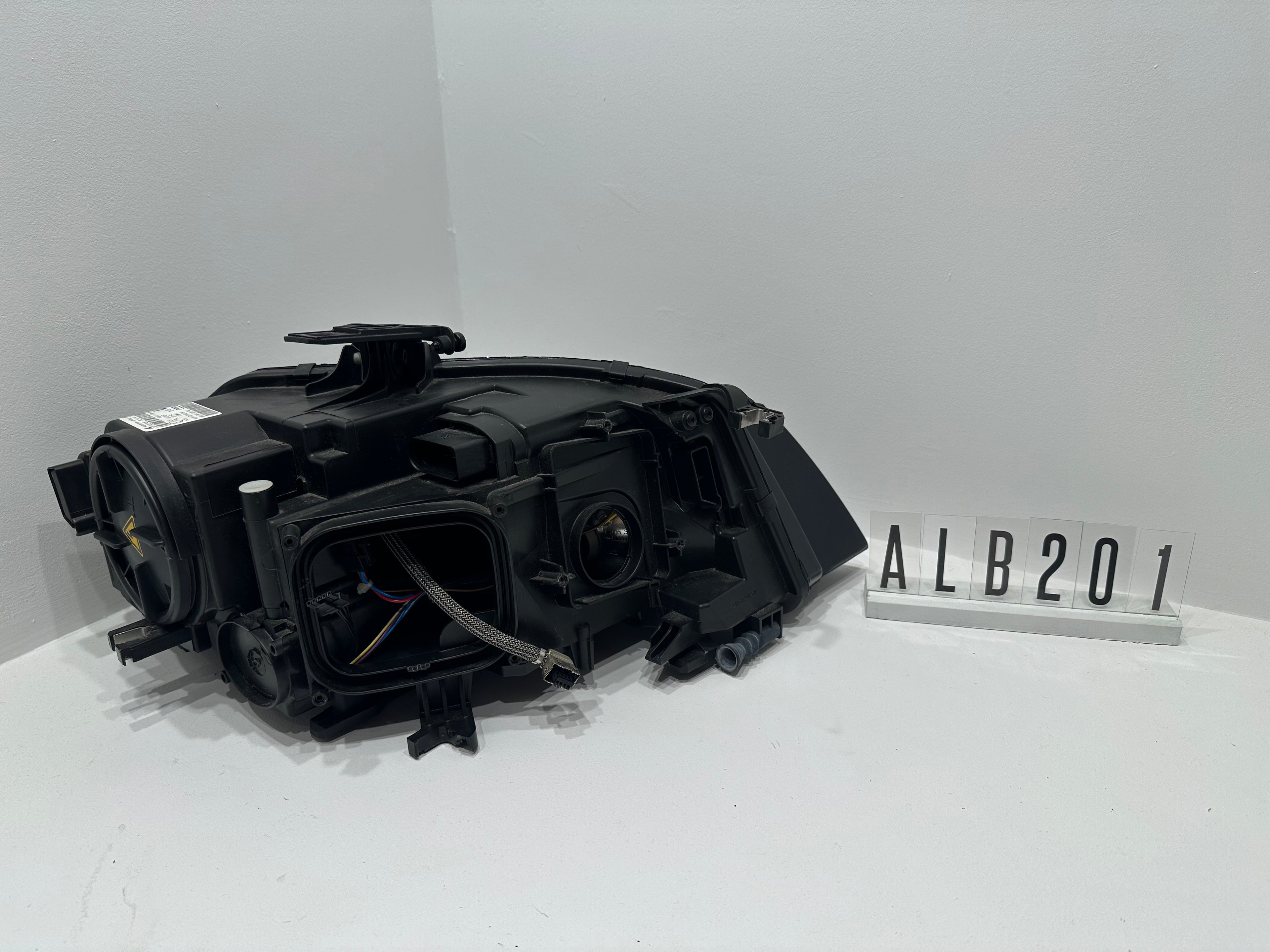 8K0 941 029 AJ; ALB 2 01; 25 Audi A4 8K Scheinwerfer links Bi-Xenon LED