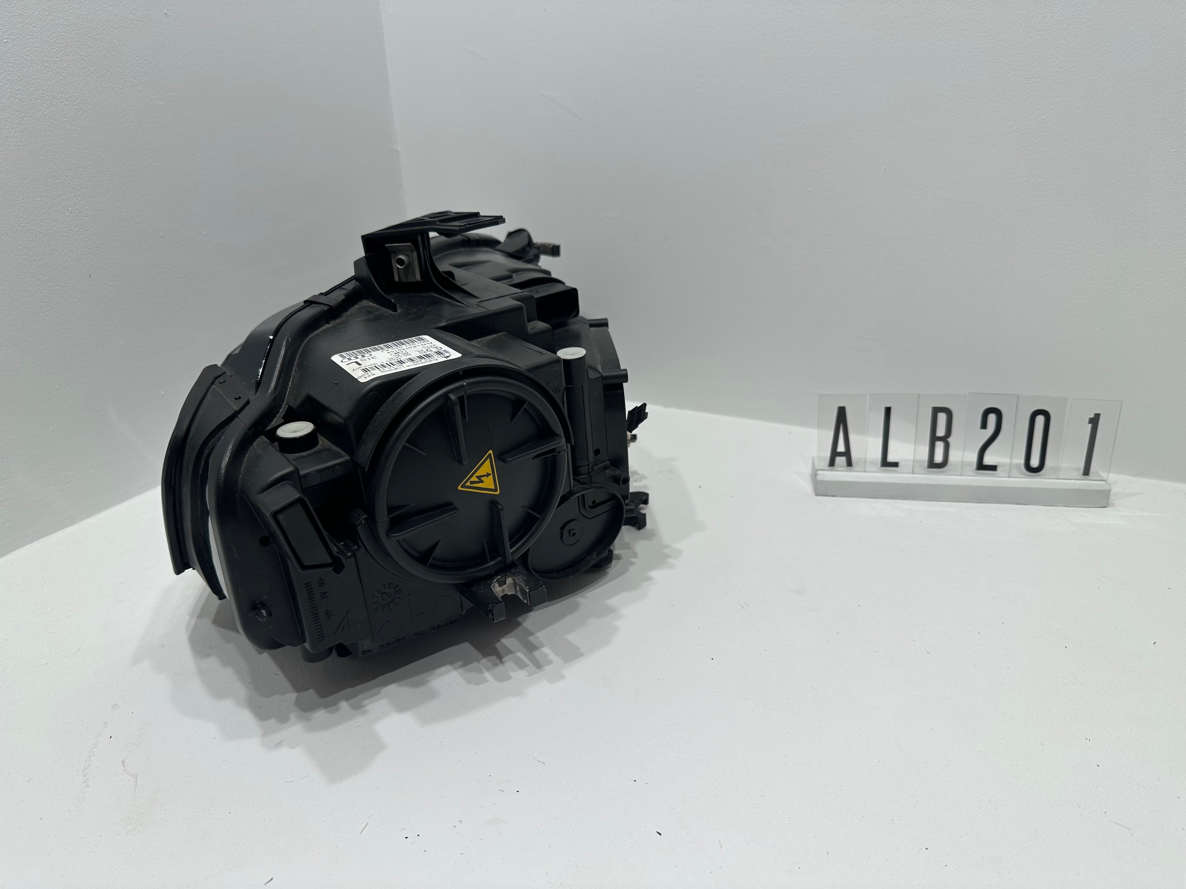 8K0 941 029 AJ; ALB 2 01; 25 Audi A4 8K Scheinwerfer links Bi-Xenon LED