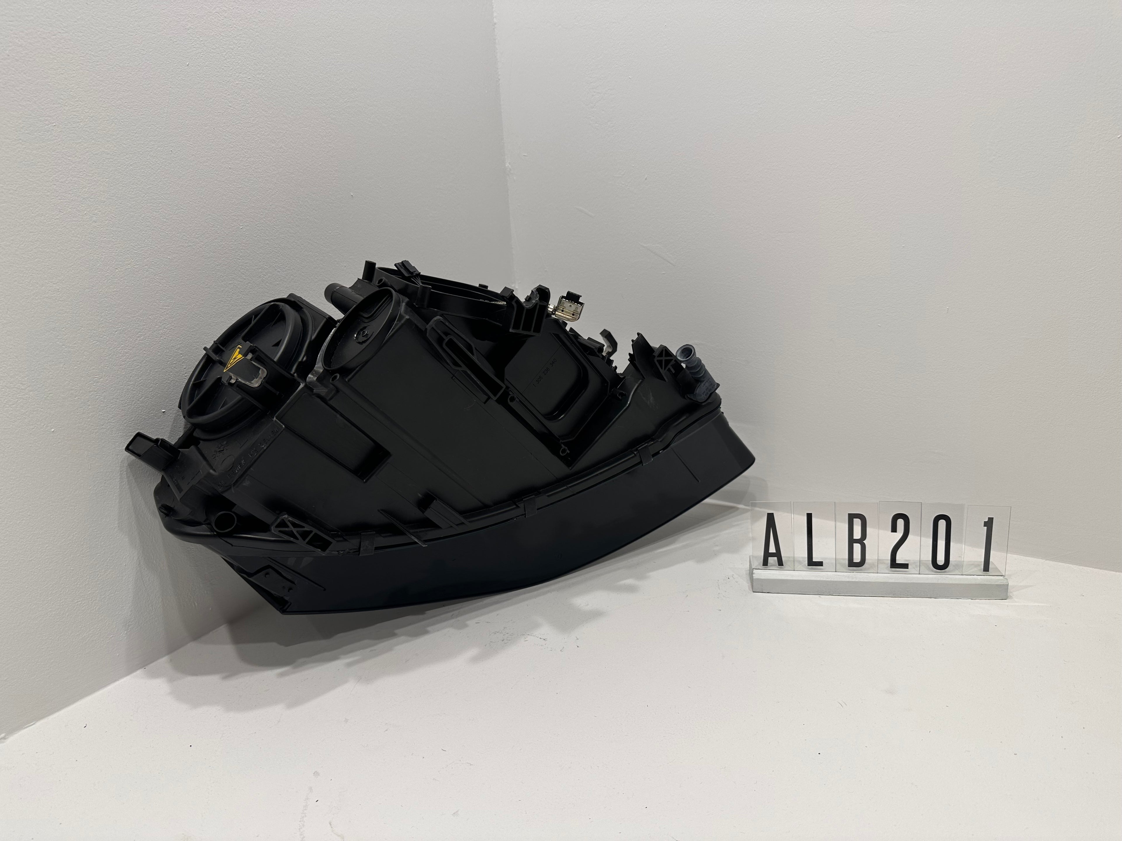 8K0 941 029 AJ; ALB 2 01; 25 Audi A4 8K Scheinwerfer links Bi-Xenon LED