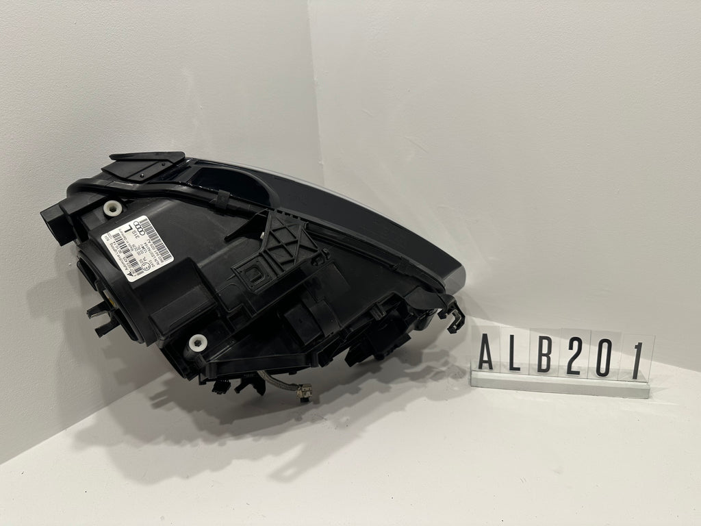 8K0 941 029 AJ; ALB 2 01; 25 Audi A4 8K Scheinwerfer links Bi-Xenon LED