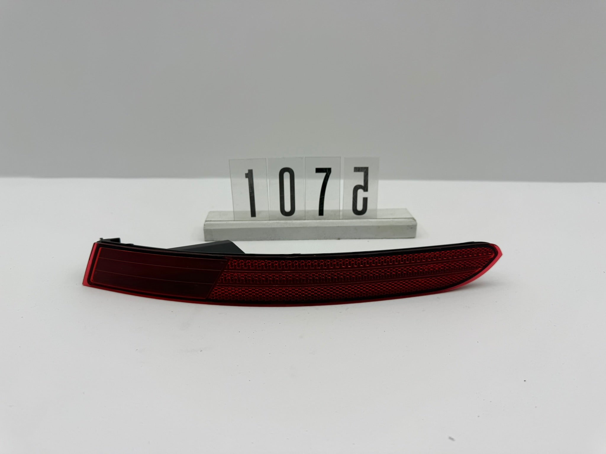 7P6945701G, 1075, VW Touareg Rückstrahler Links