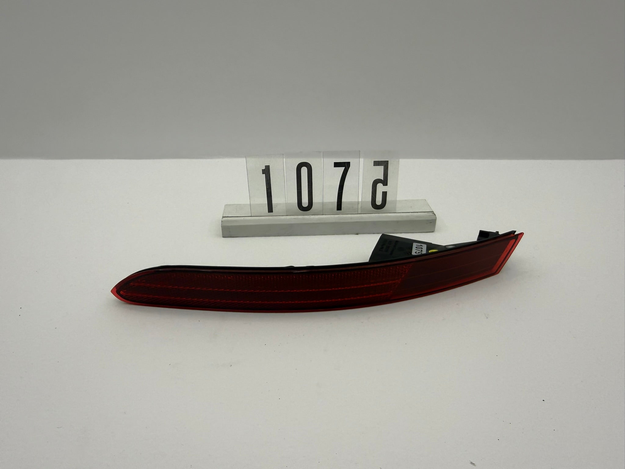 7P6945701G, 1075, VW Touareg Rückstrahler Links