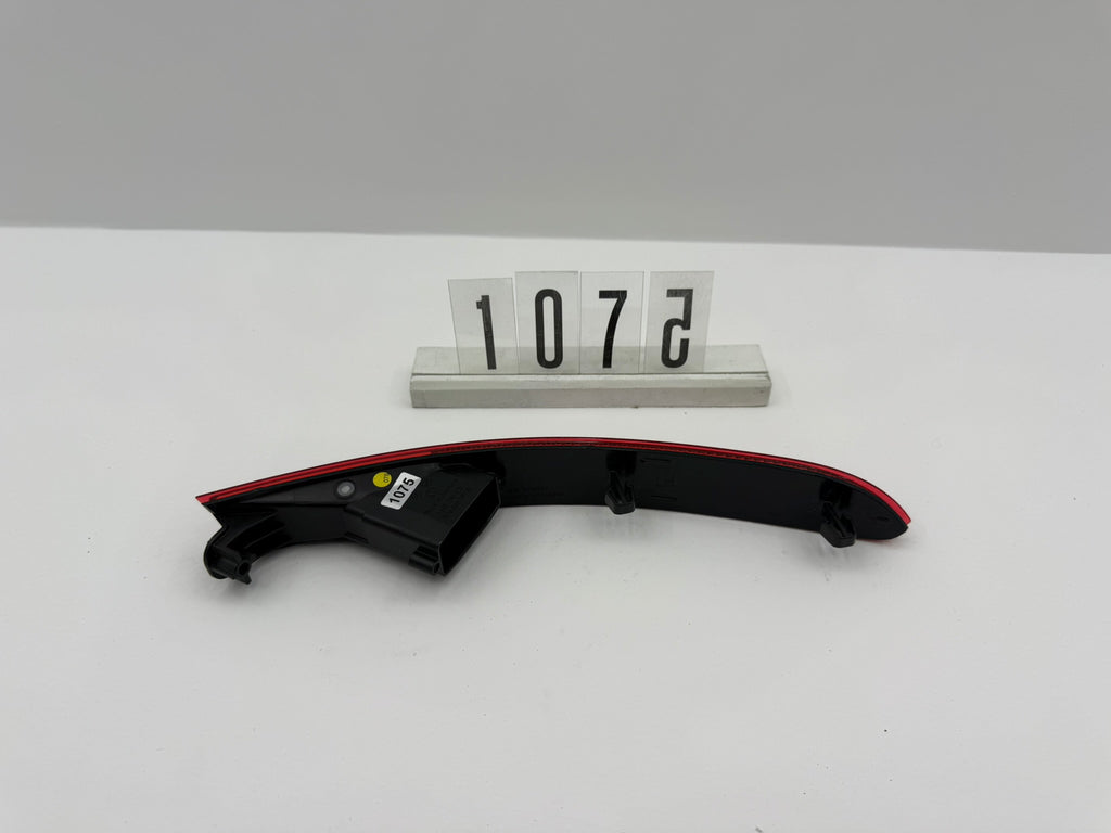 7P6945701G, 1075, VW Touareg Rückstrahler Links