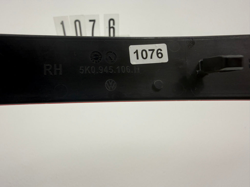 5K0945106H, 1076, Volkswagen Golf VI Reflektor Rückstrahler rechts