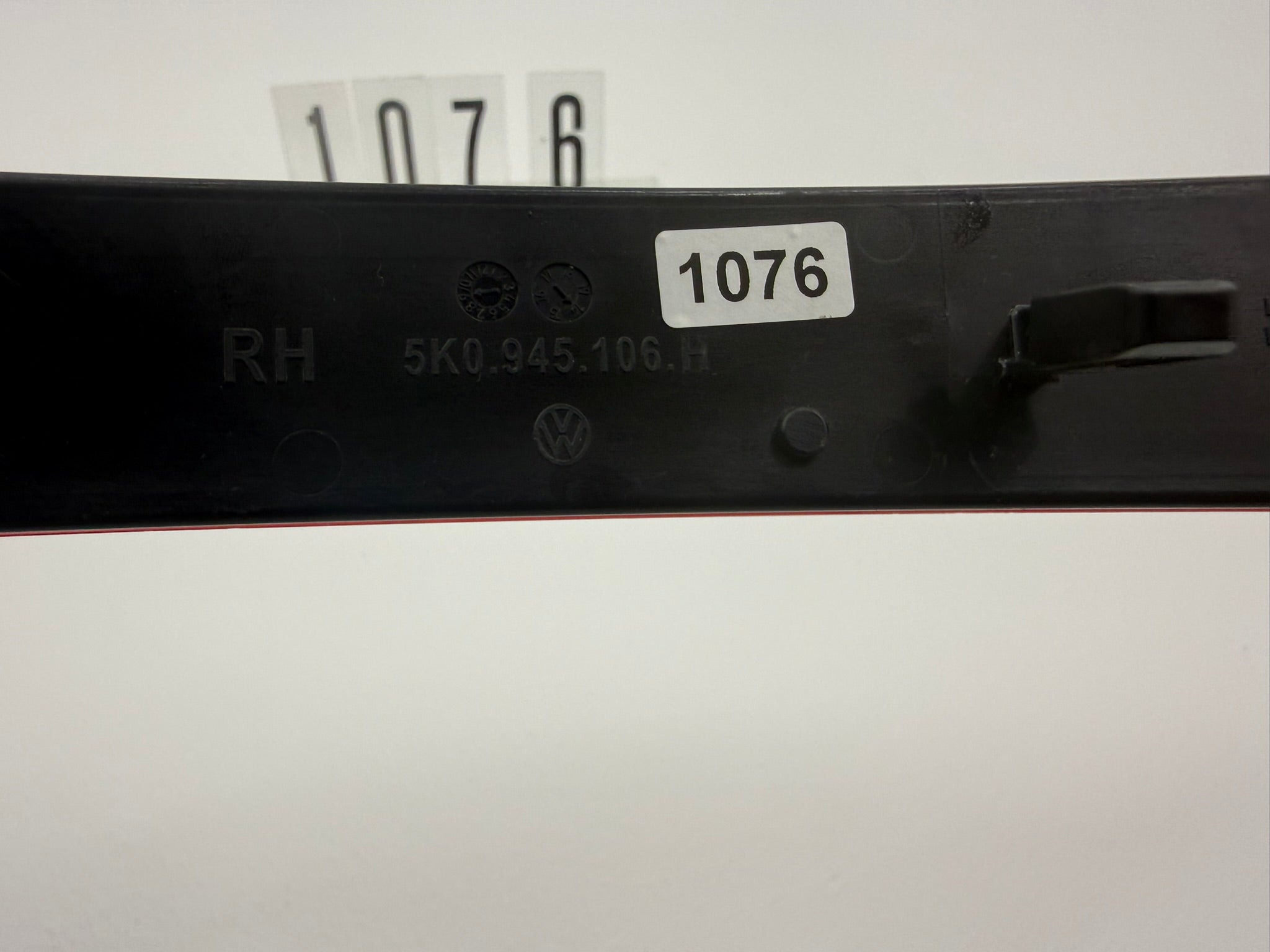 5K0945106H, 1076, Volkswagen Golf VI Reflektor Rückstrahler rechts
