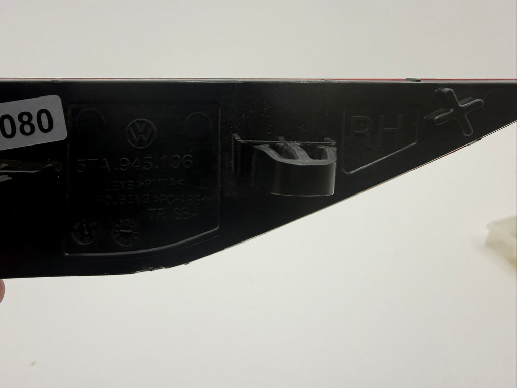5TA945106, 1080, Volkswagen Touran Rückstrahler Rechts