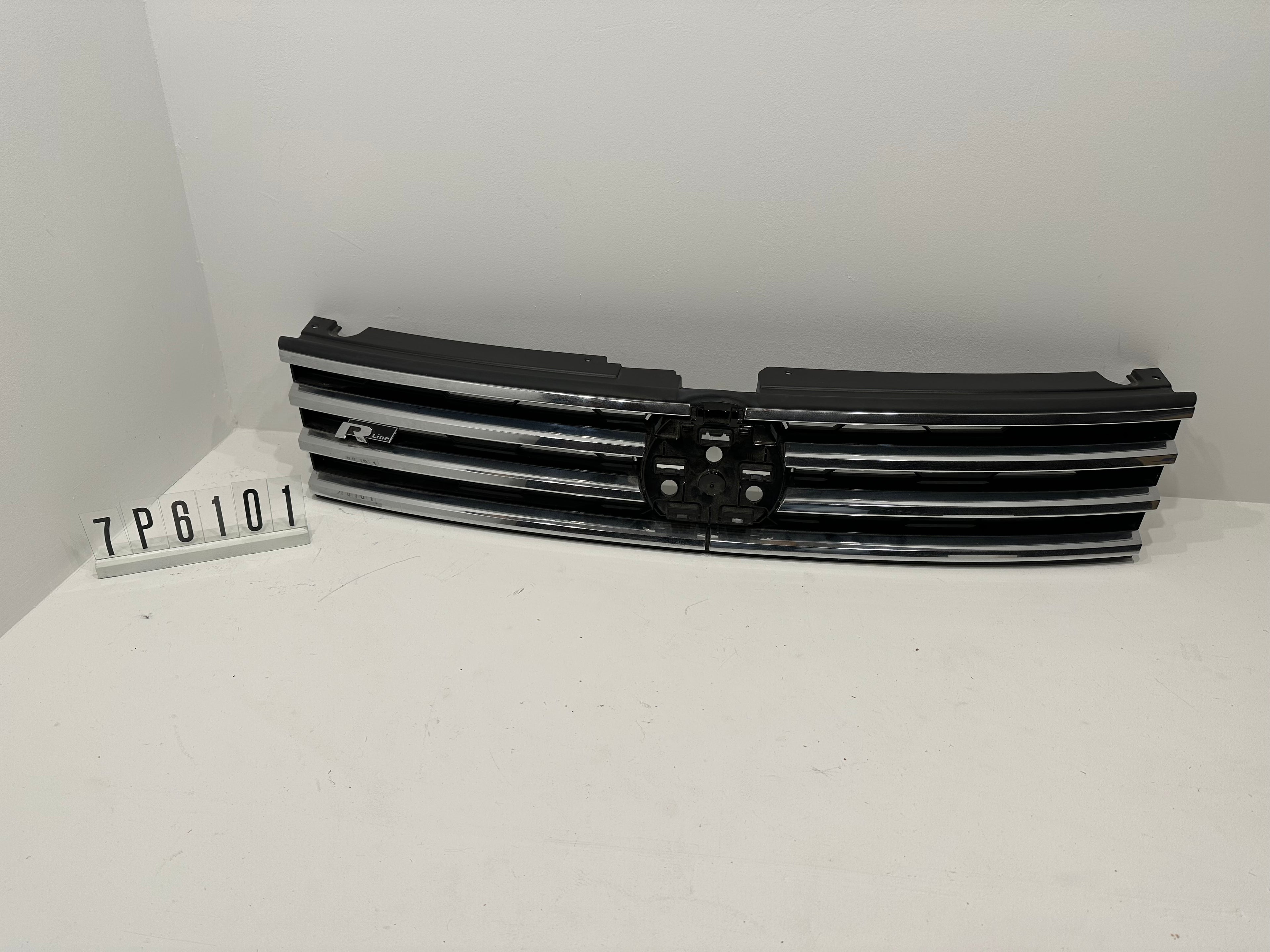 7P6 853 651 J/K/M; 7P6 1 01; 45 VW Touareg 7P Kühlergrill