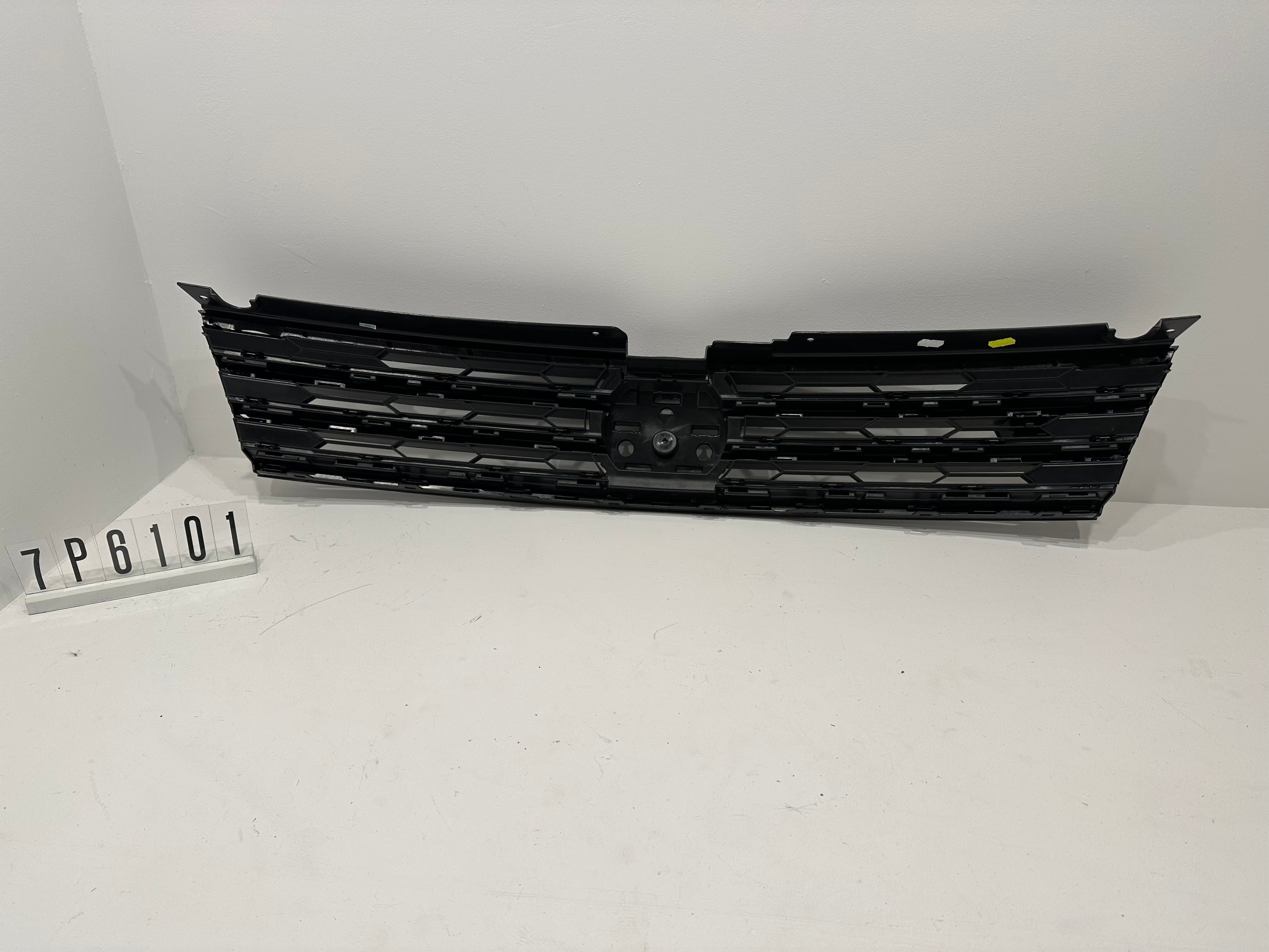 7P6 853 651 J/K/M; 7P6 1 01; 45 VW Touareg 7P Kühlergrill