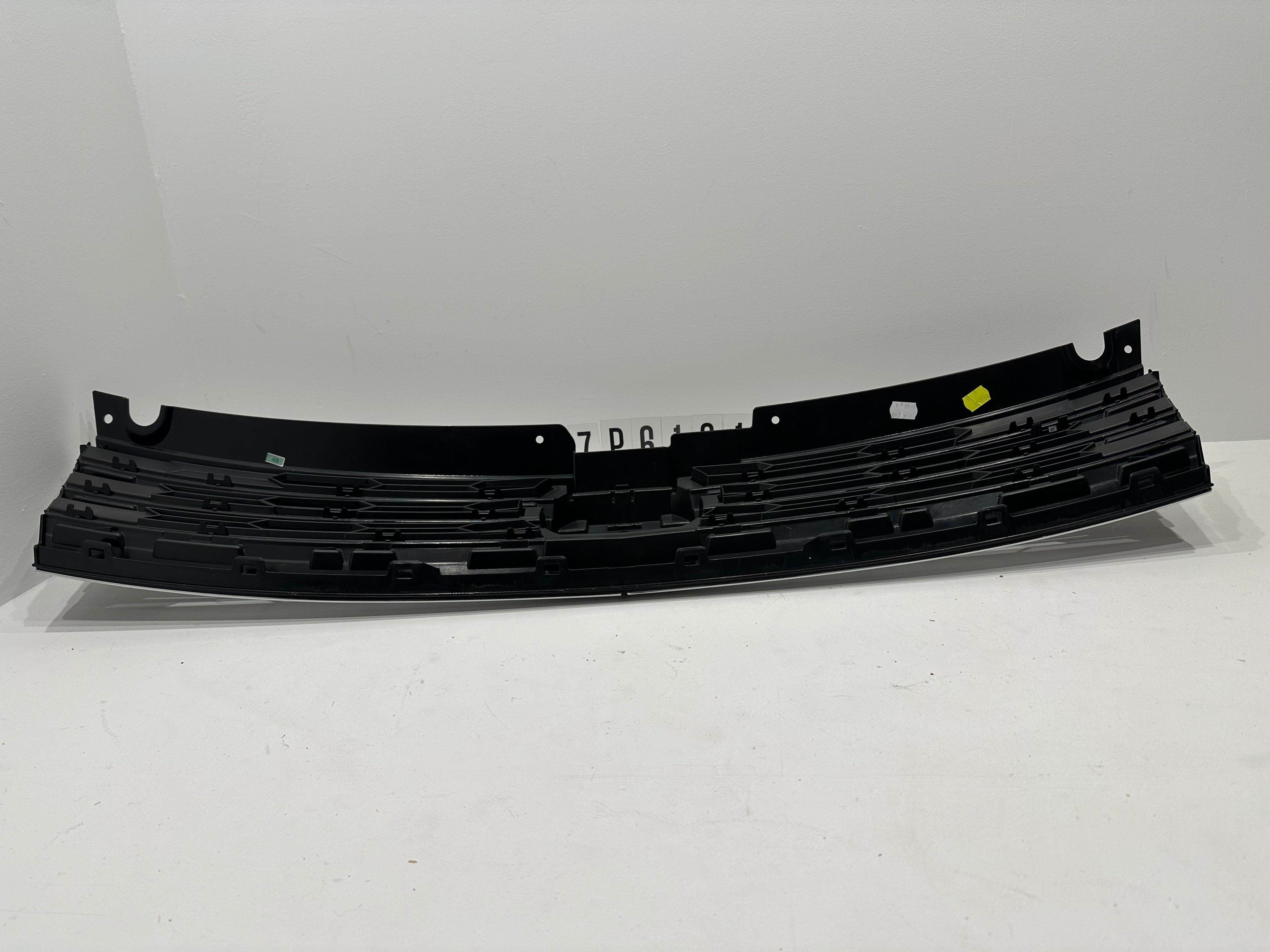 7P6 853 651 J/K/M; 7P6 1 01; 45 VW Touareg 7P Kühlergrill