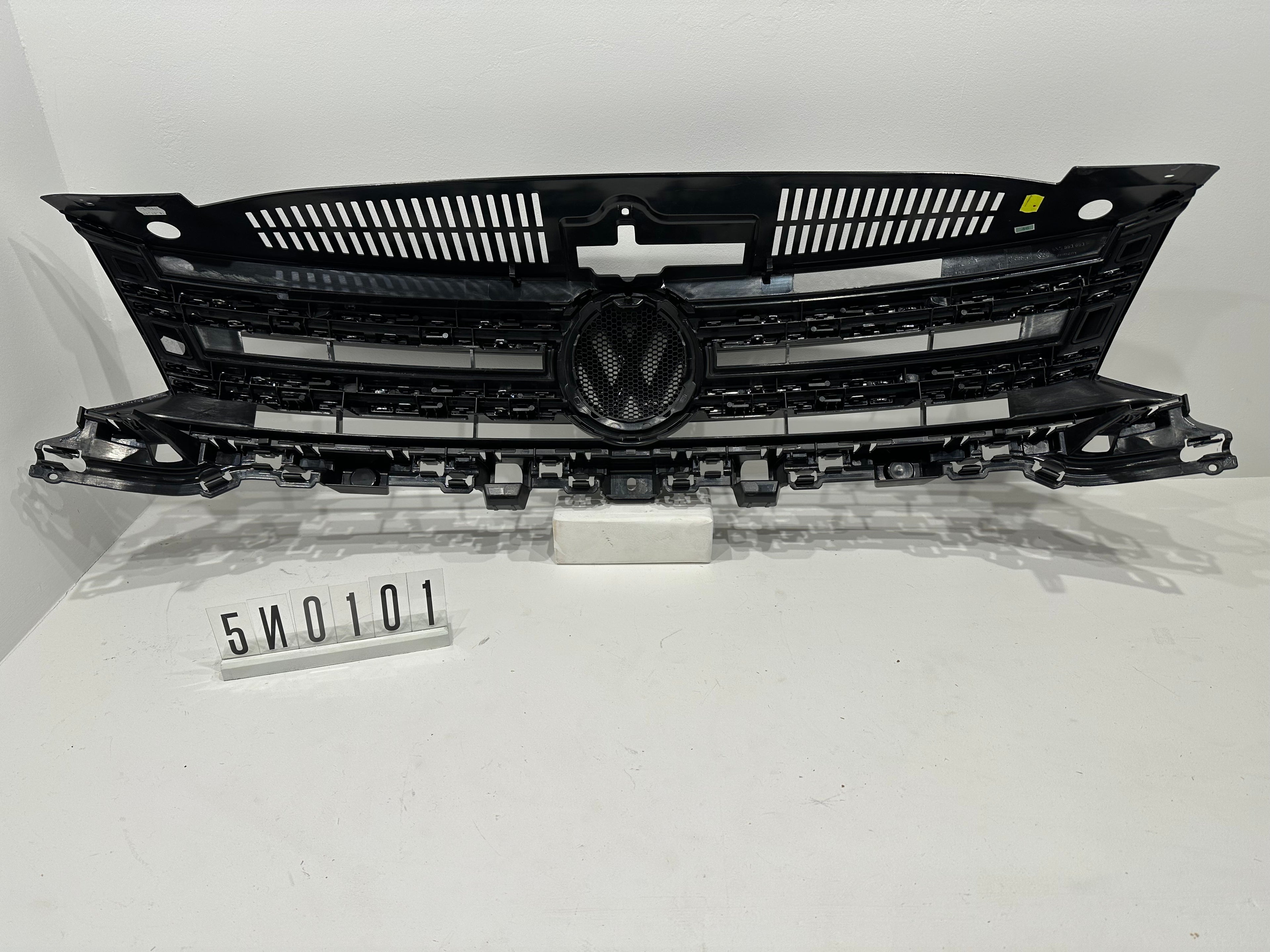 5N0 853 653 F; 5N0 1 01-02; 46/50 VW Tiguan 5N2  Kühlergrill