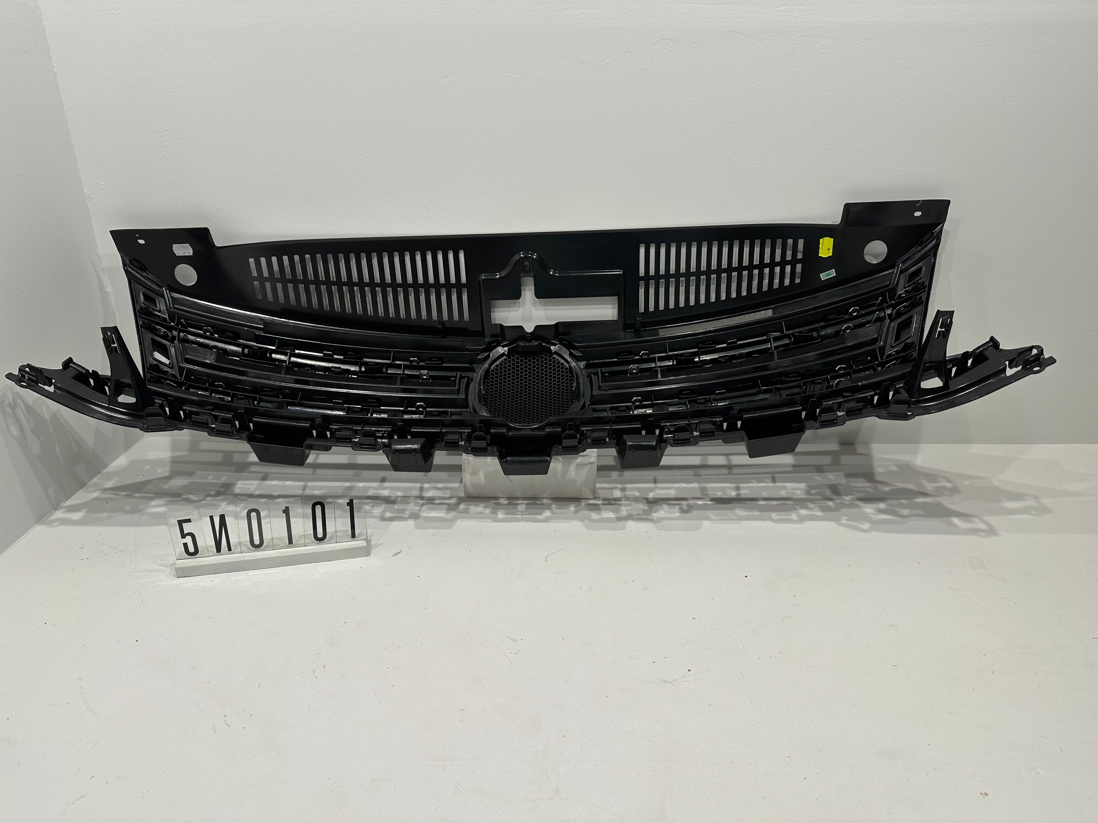 5N0 853 653 F; 5N0 1 01-02; 46/50 VW Tiguan 5N2  Kühlergrill