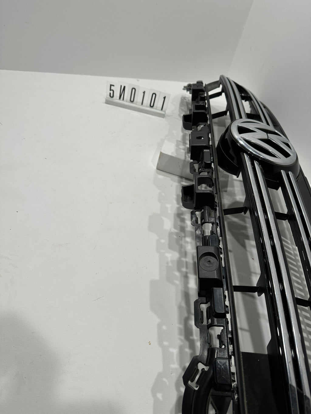 5N0 853 653 F; 5N0 1 01-02; 46/50 VW Tiguan 5N2  Kühlergrill