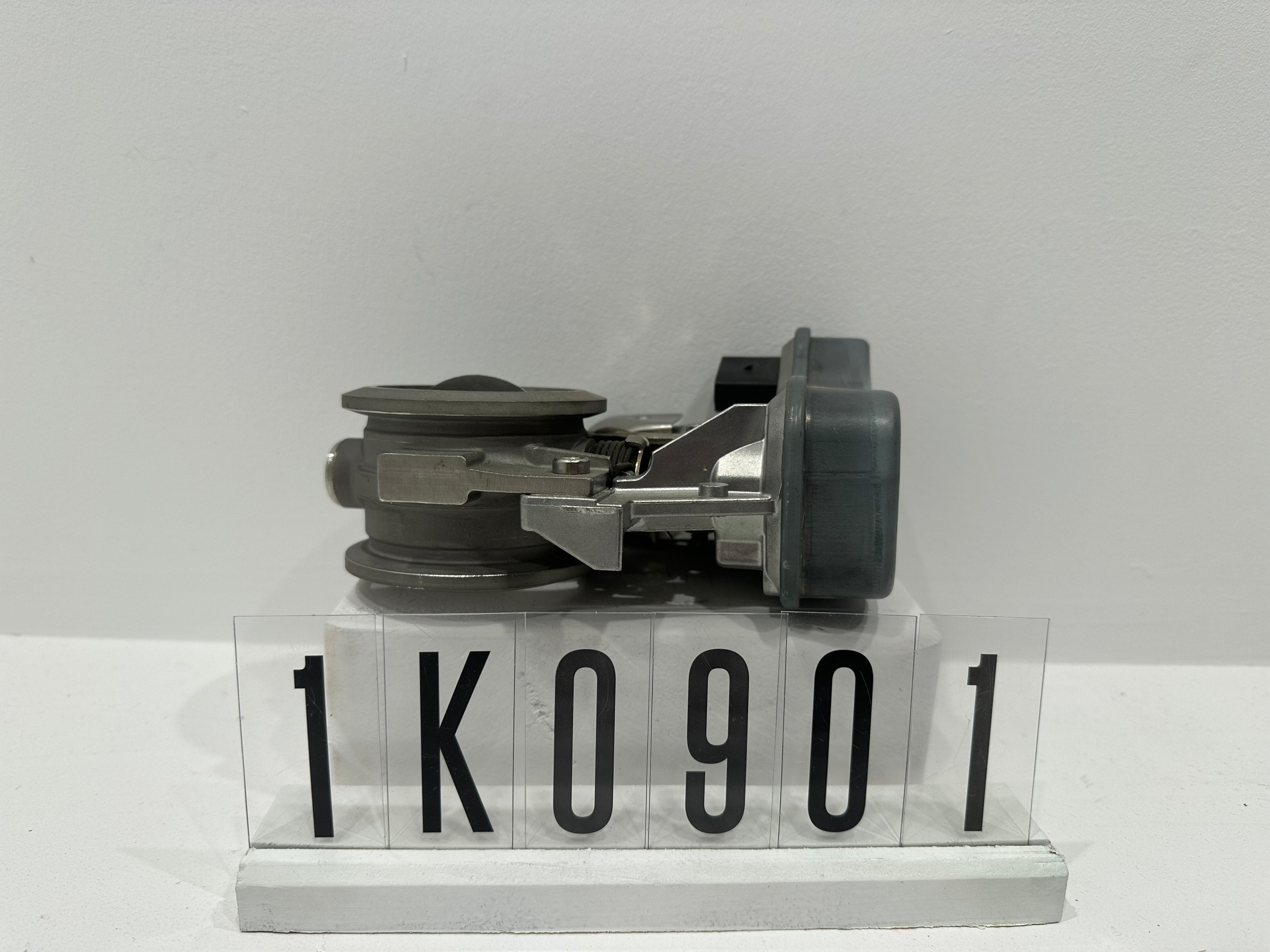7.01300.22.0; 1K0 9 01; 51 PIERBURG 7.01300.22.0 Abgasklappe