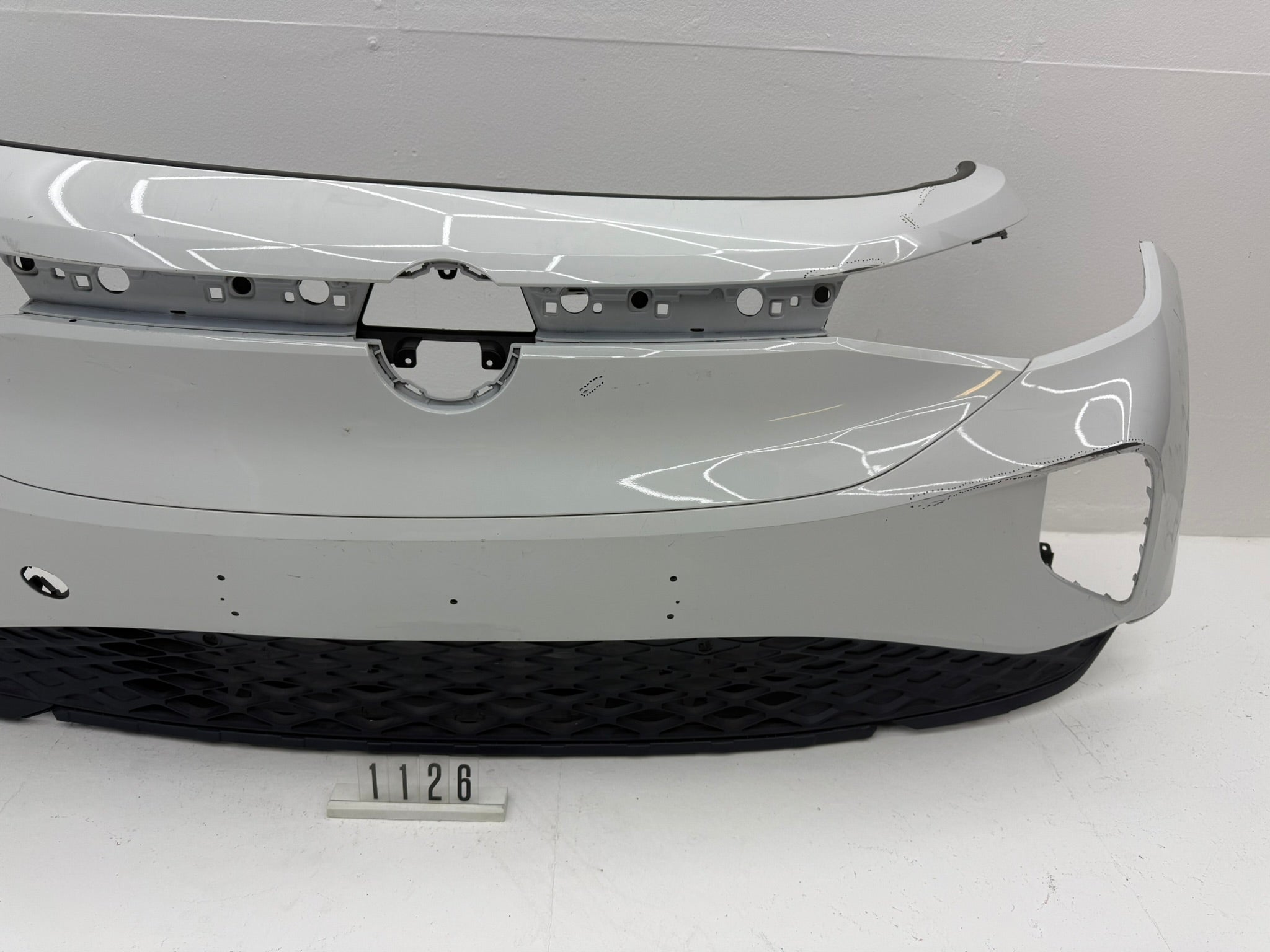 11A807217, 1126, Volkswagen ID.4  Frontstoßstange