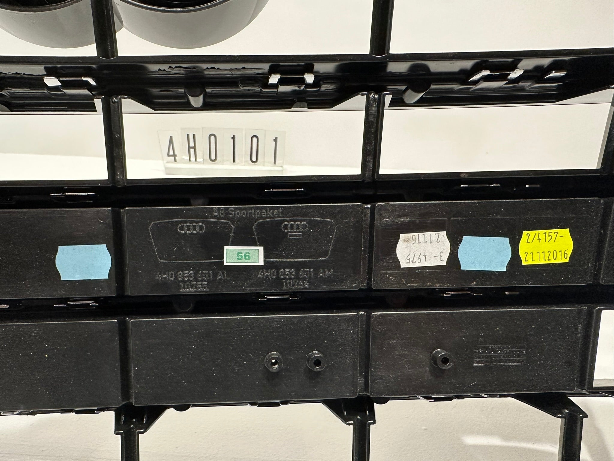 4H0 853 651 AL; 4H0 1 01; 56  Audi A8 Kühlergrill