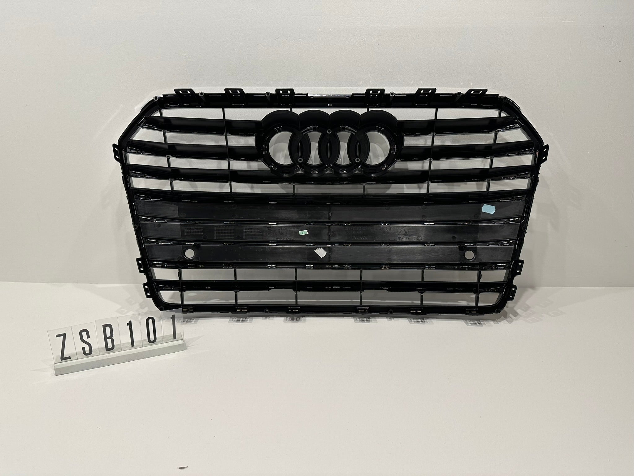 4G0 853 651 AG USA ; ZSB 1 01-02; 57-58 Original Kühlergrill Frontgrill schwarz-glänzend Audi A6 C7/ T94