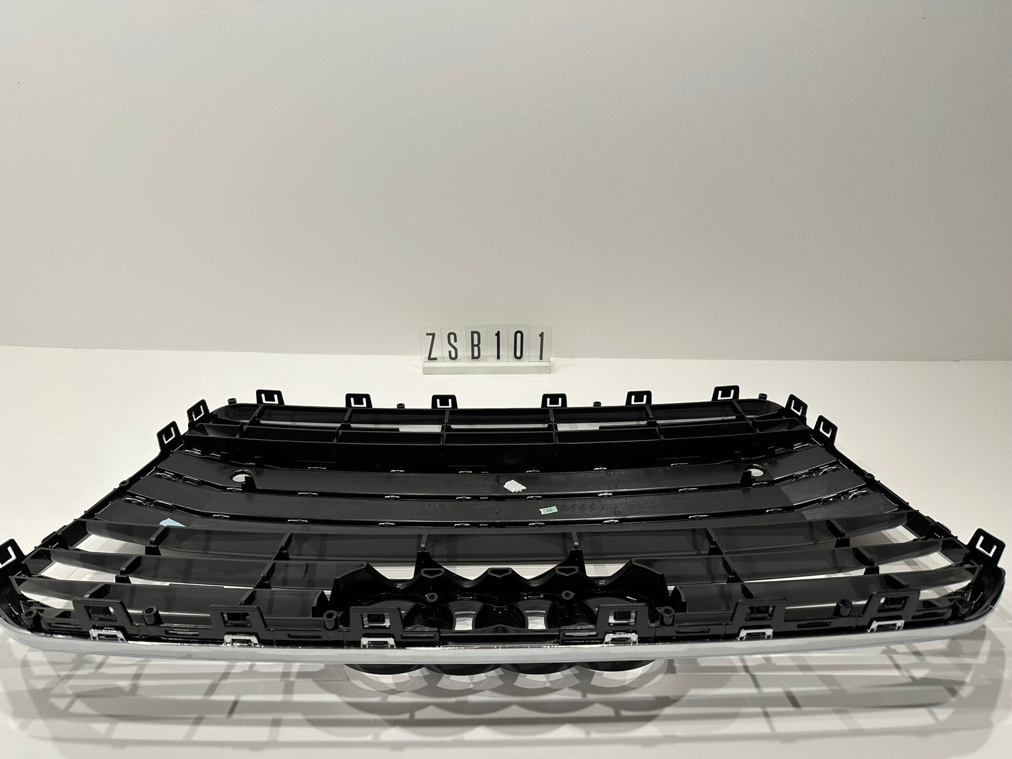 4G0 853 651 AG USA ; ZSB 1 01-02; 57-58 Original Kühlergrill Frontgrill schwarz-glänzend Audi A6 C7/ T94