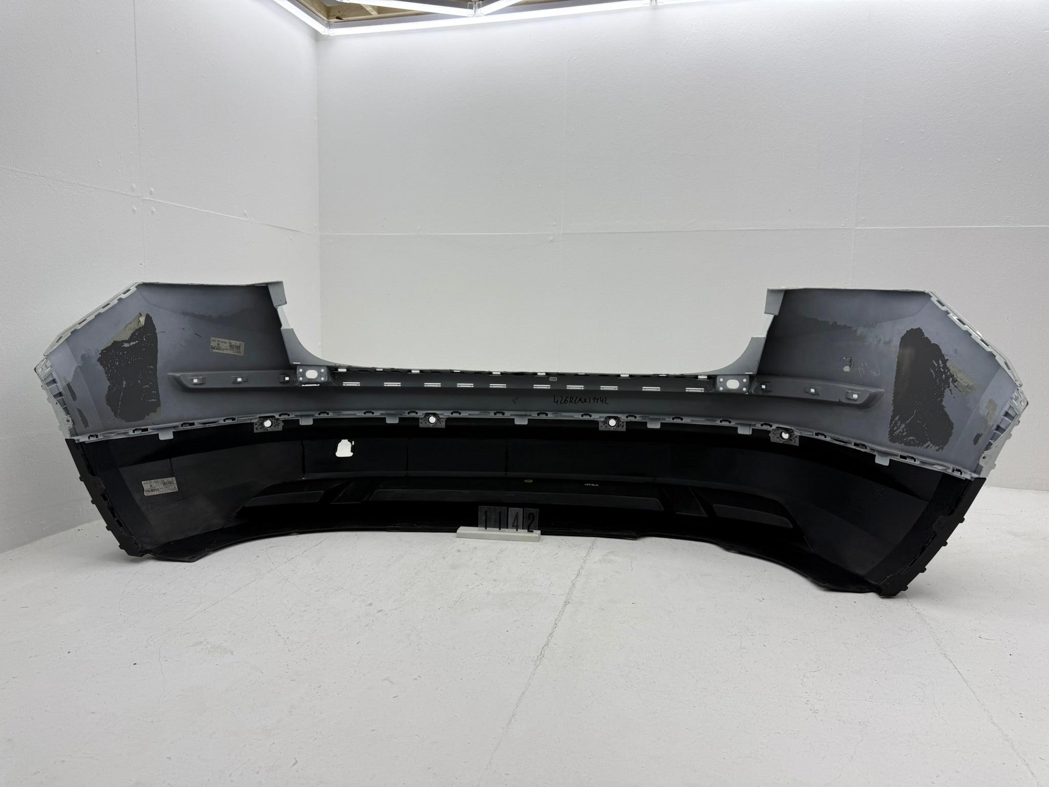 1142, 565807421, Skoda Kodiaq Stoßstange  565807421