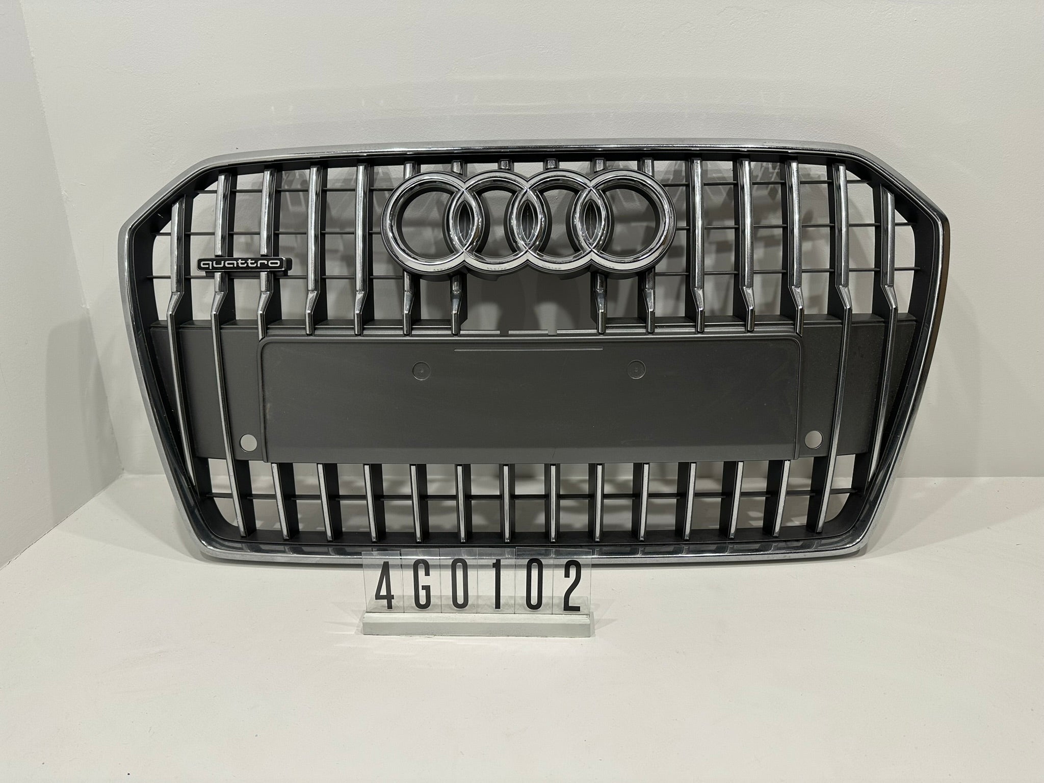 4G0 853 653 Q; 4G0 1 01-02 - Grau; 60/64 Audi A6 C7 Kühlergrill