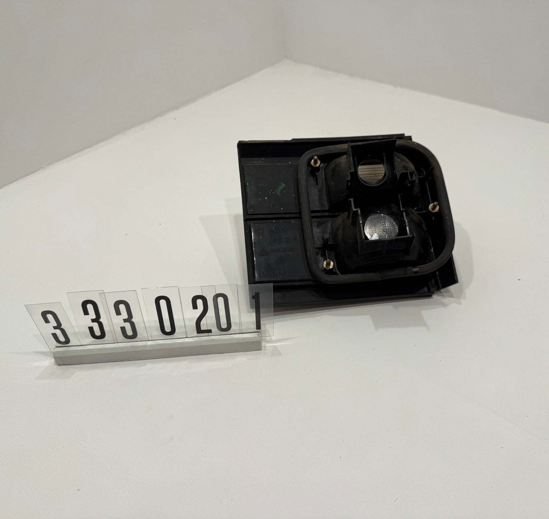 333945108; 333 2 01; 73 VW Passat 35i Variant Rückleuchte rechts innen