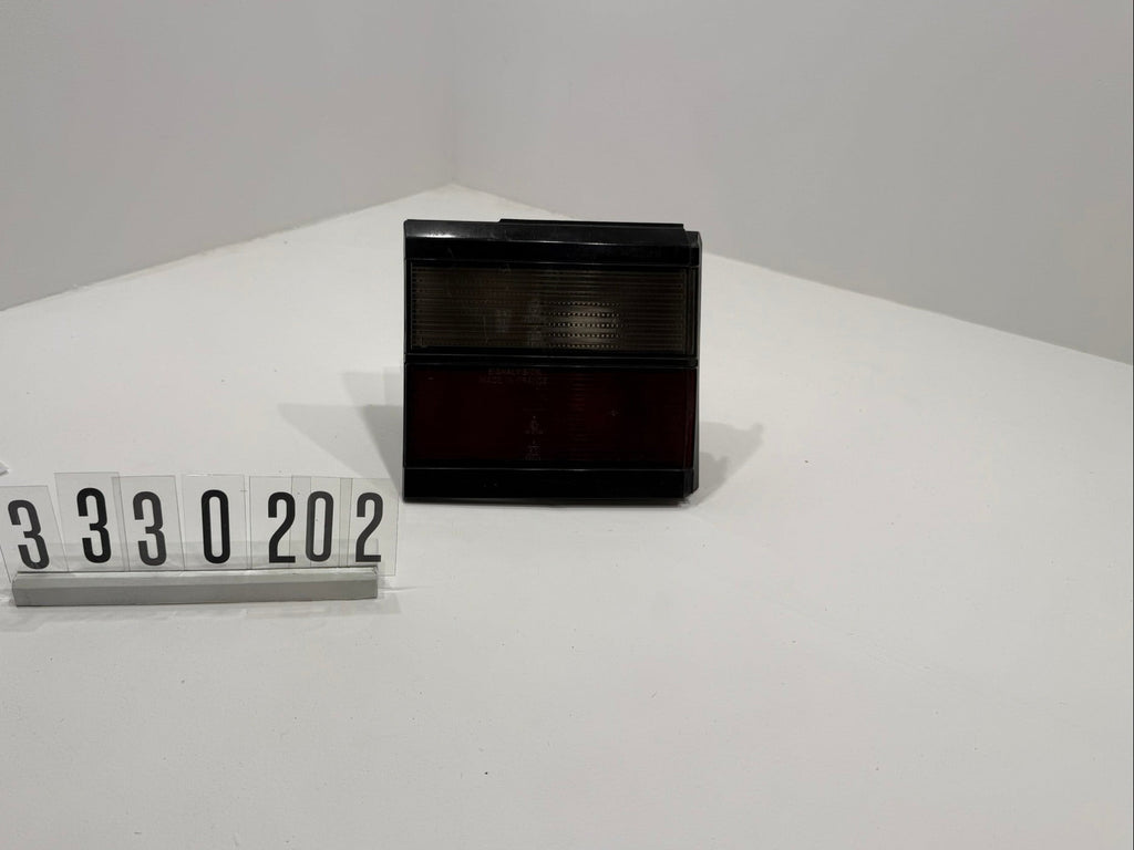 333945107; 333 2 02; 74 VW Passat 35i Variant Rückleuchte Links innen