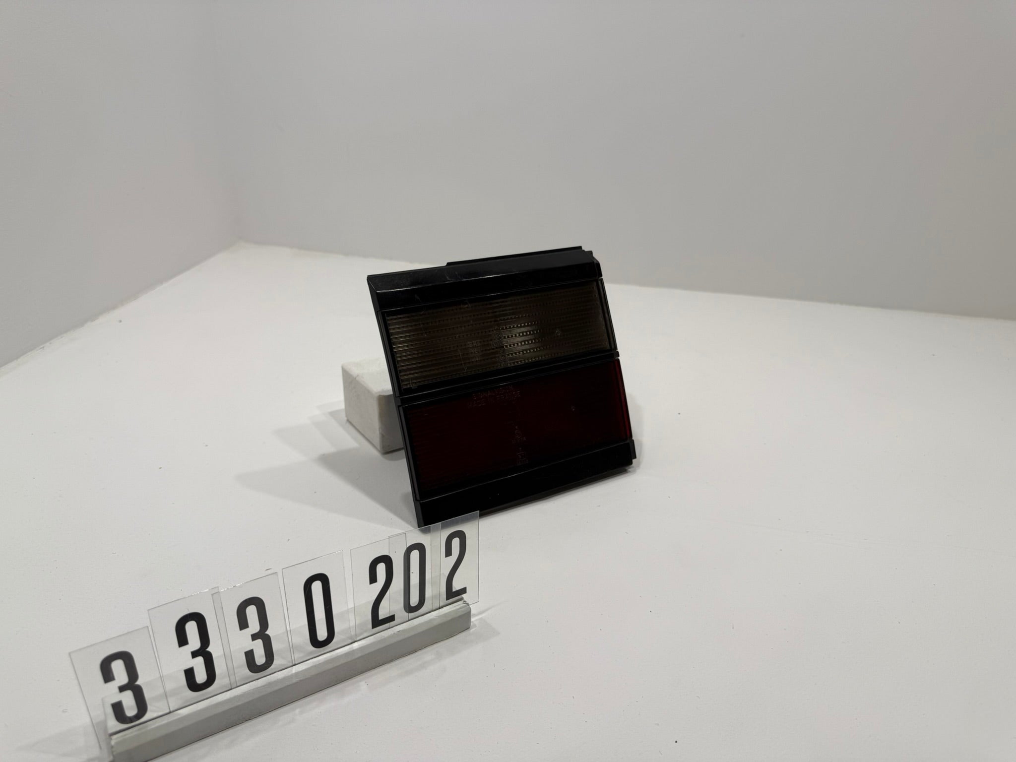 333945107; 333 2 02; 74 VW Passat 35i Variant Rückleuchte Links innen
