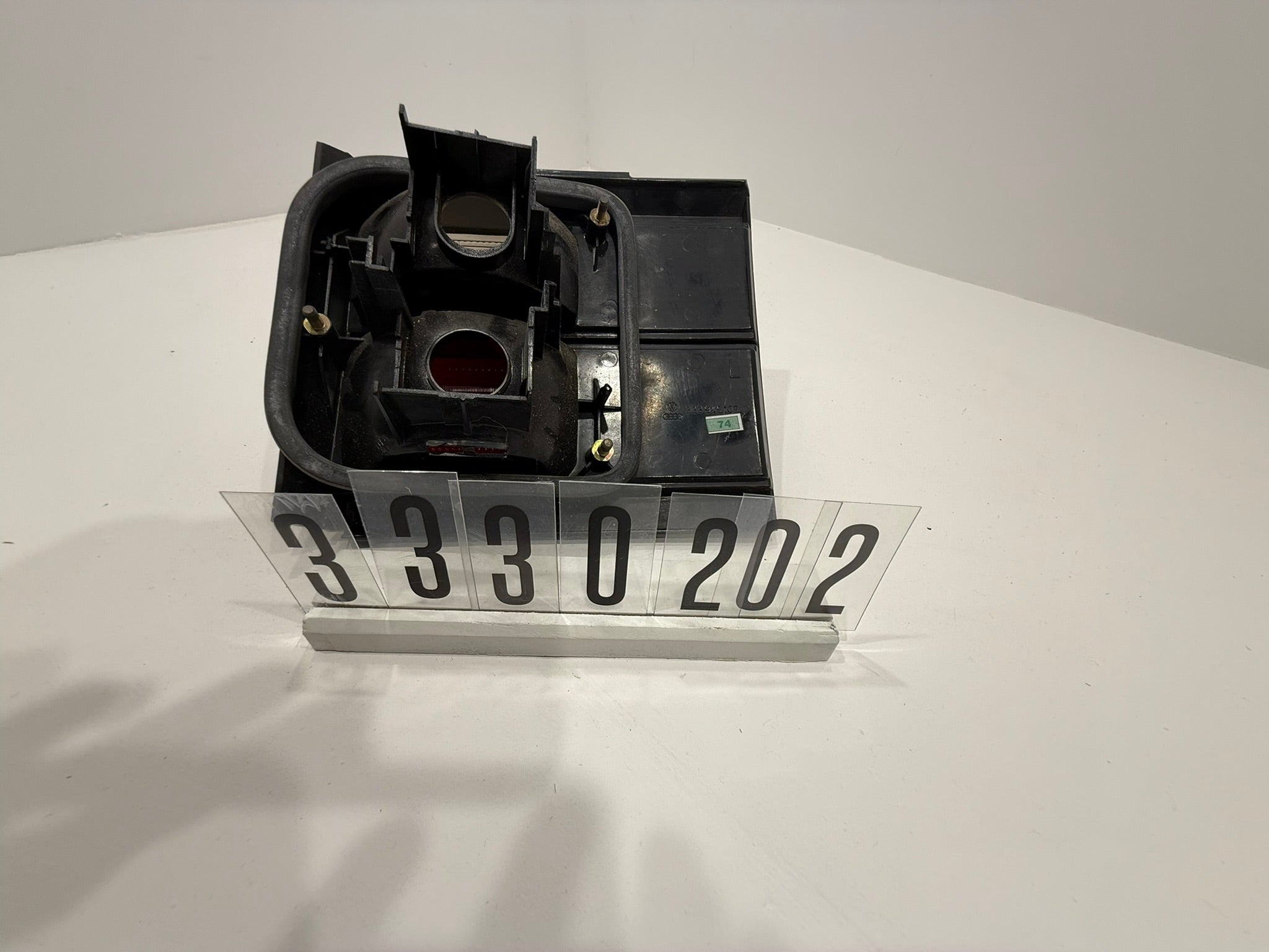 333945107; 333 2 02; 74 VW Passat 35i Variant Rückleuchte Links innen