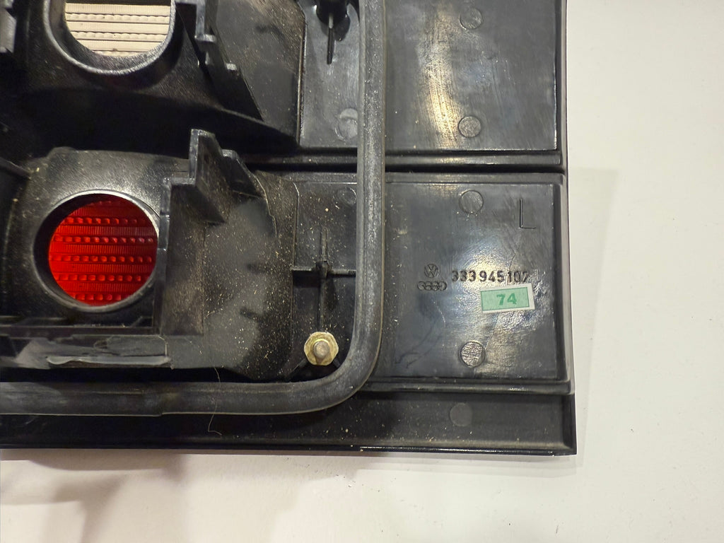 333945107; 333 2 02; 74 VW Passat 35i Variant Rückleuchte Links innen