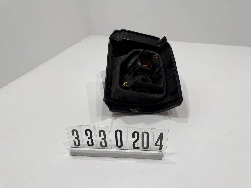 333945111; 333 2 04; 76 VW Passat 35i Variant Rückleuchte Links Außen