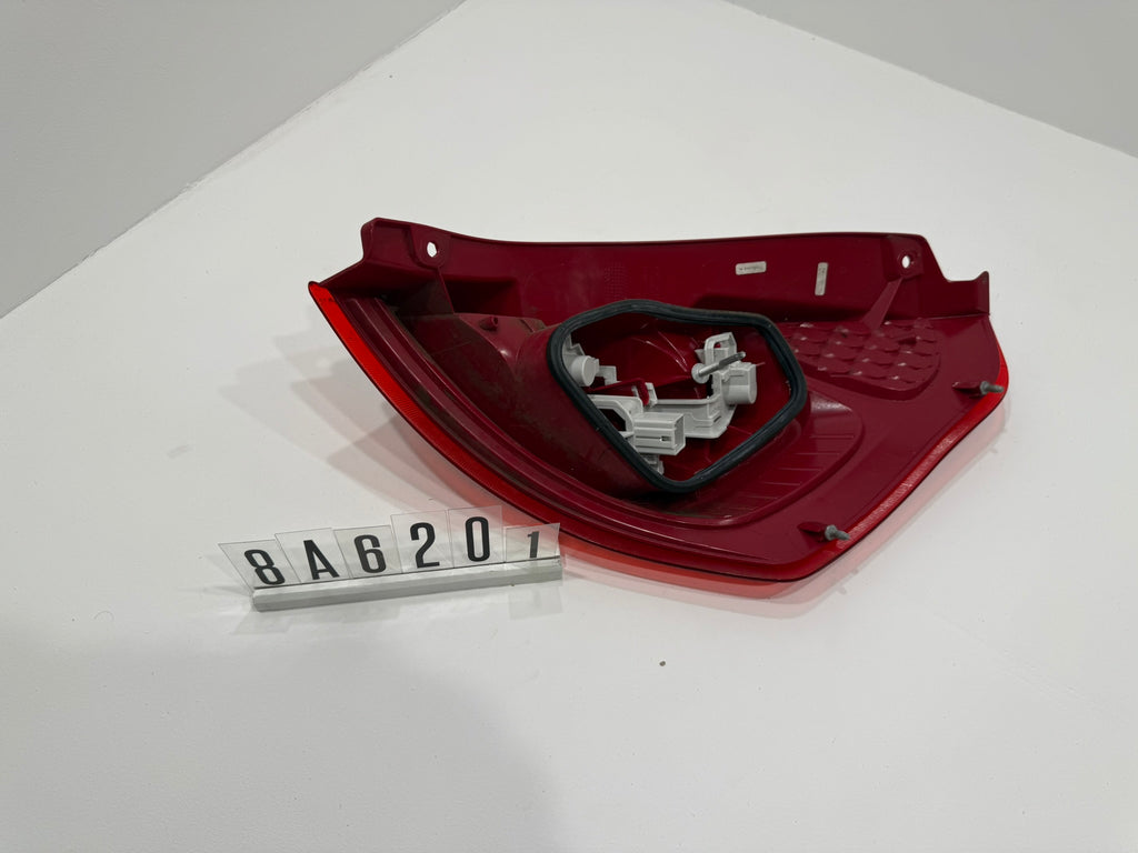 8A61-13405A; 8A6 2 01; 77 Ford Fiesta VI 6 Rückleuchte links