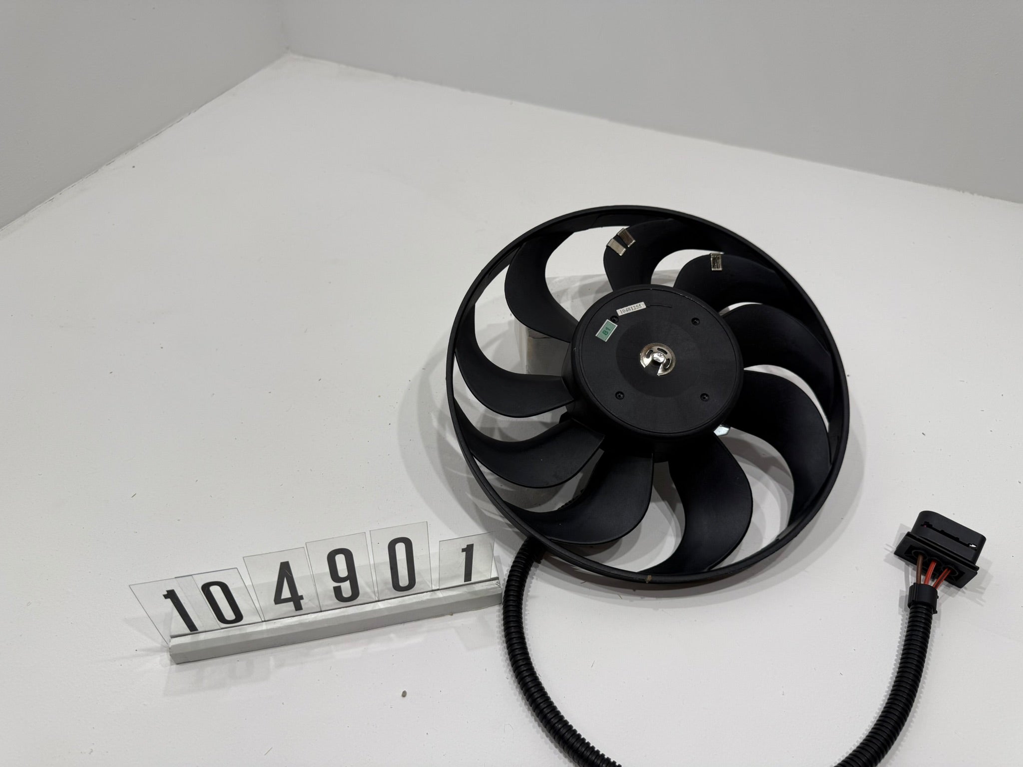 10481255; 104 9 01; 81 AUDI A3 8L AB ATEC ELEKTRO-KÜHLER-LÜFTER-RAD