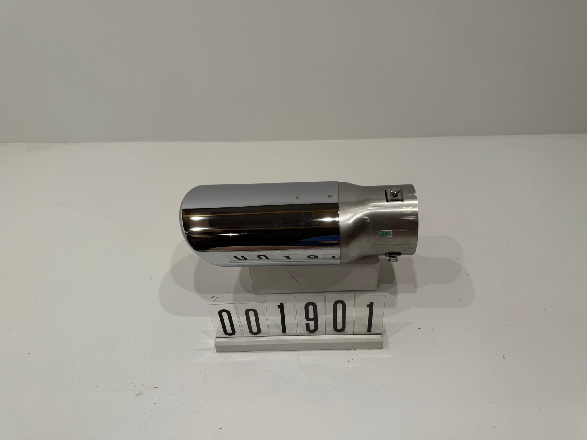 001 9 01; 87 Opel Omega B Limousine Auspuffblende