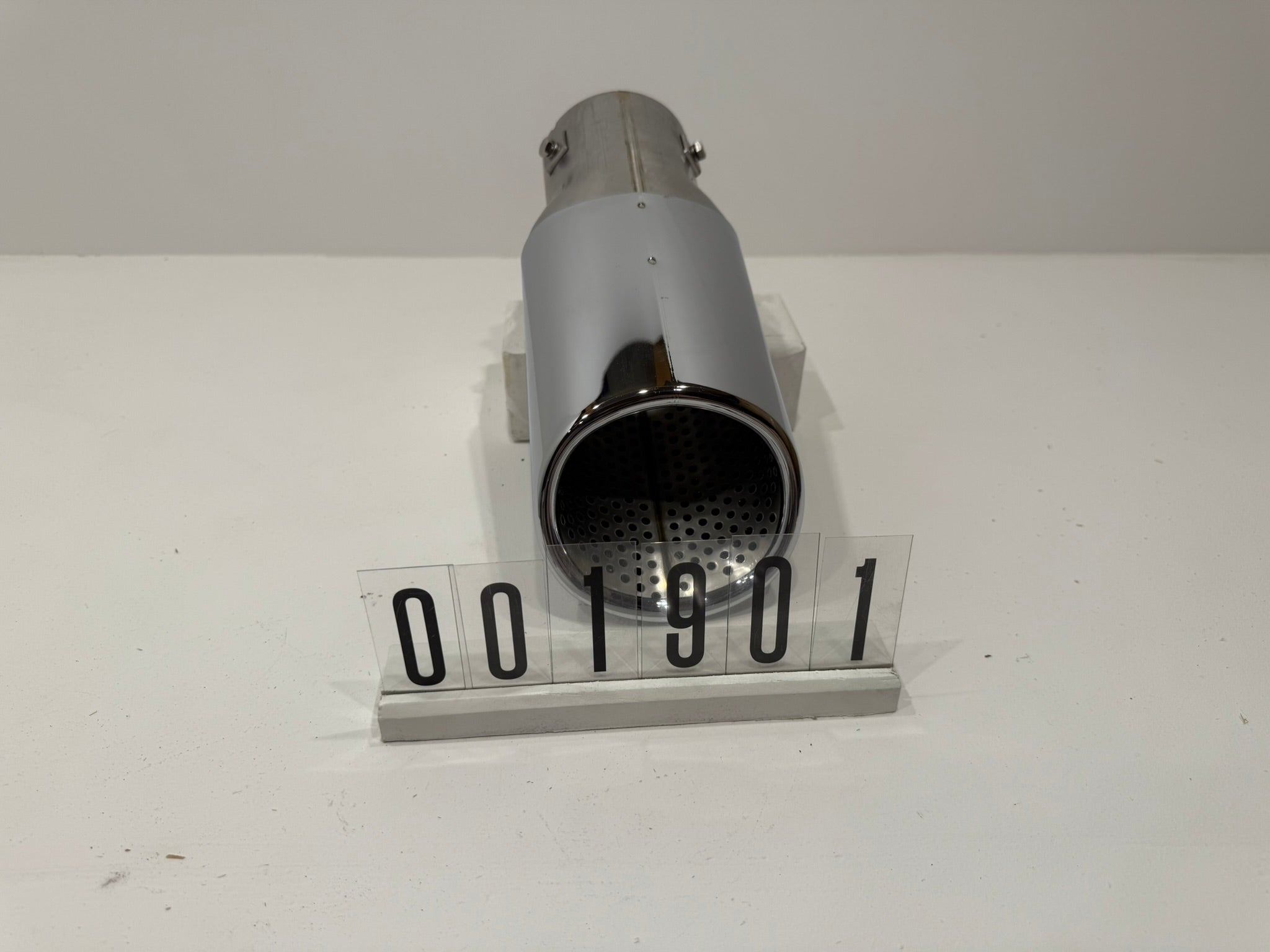 001 9 01; 87 Opel Omega B Limousine Auspuffblende